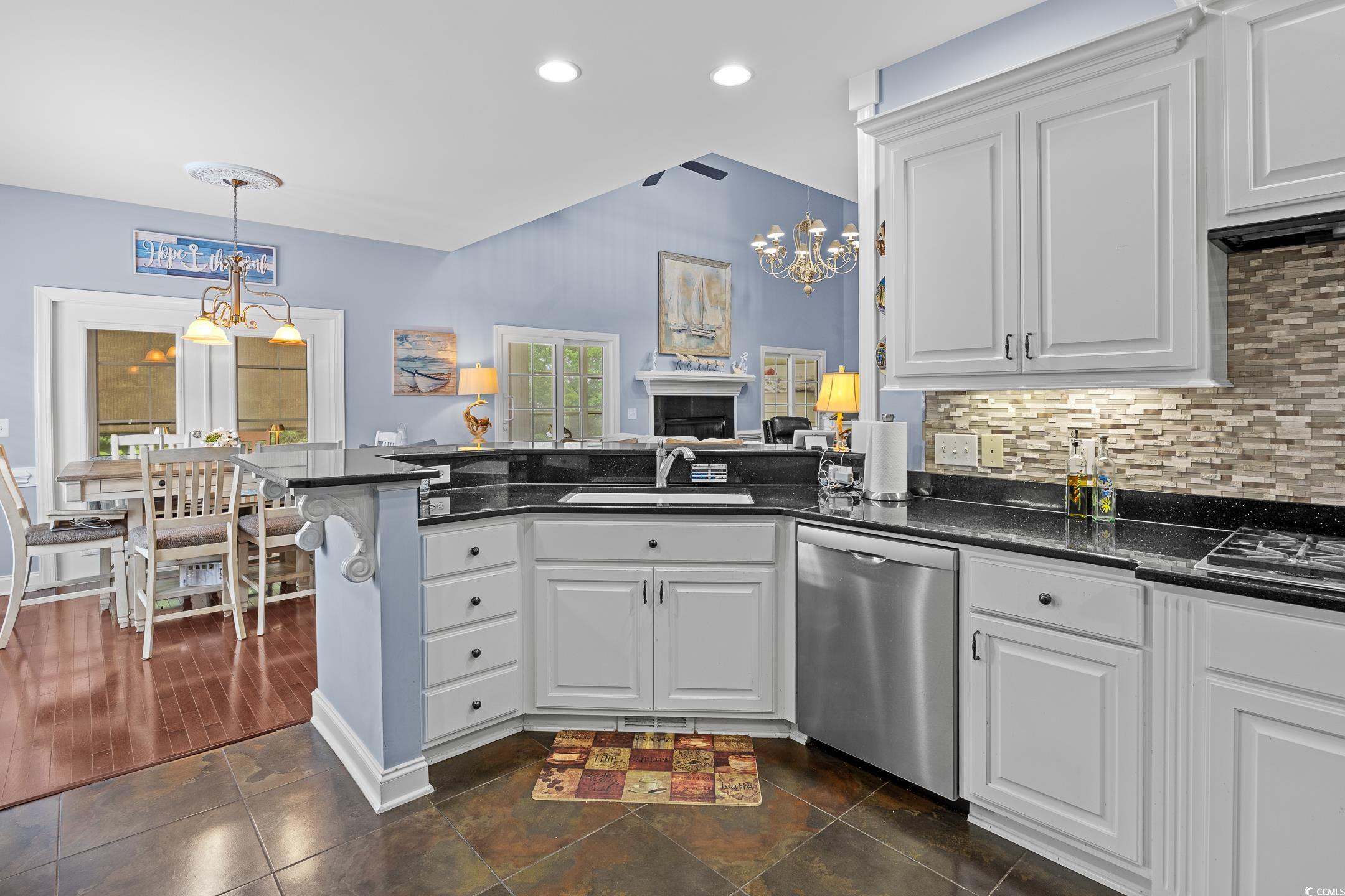 504 Sea Vista Ln. Property Photo 11