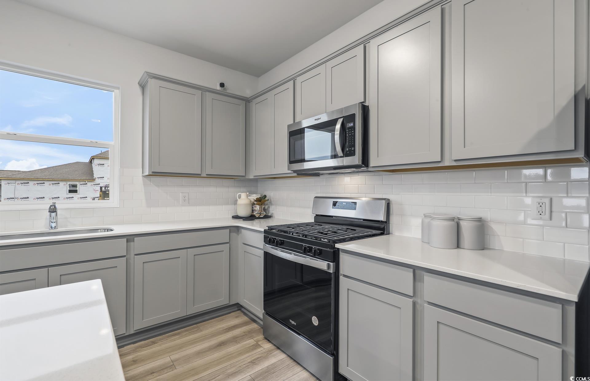 1050 Laconic Dr. Property Photo 10