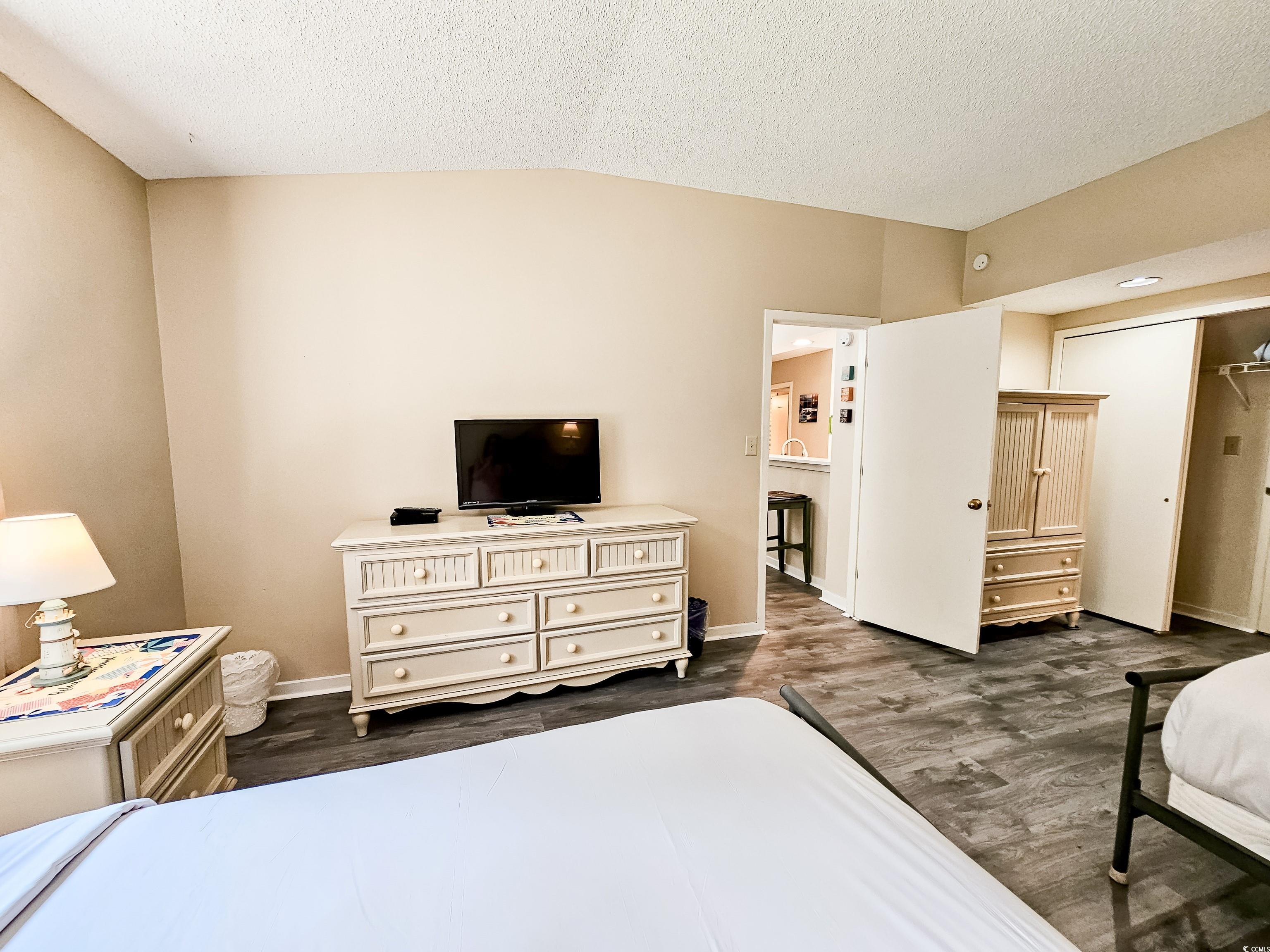 210 Westleton Dr. Property Photo 28