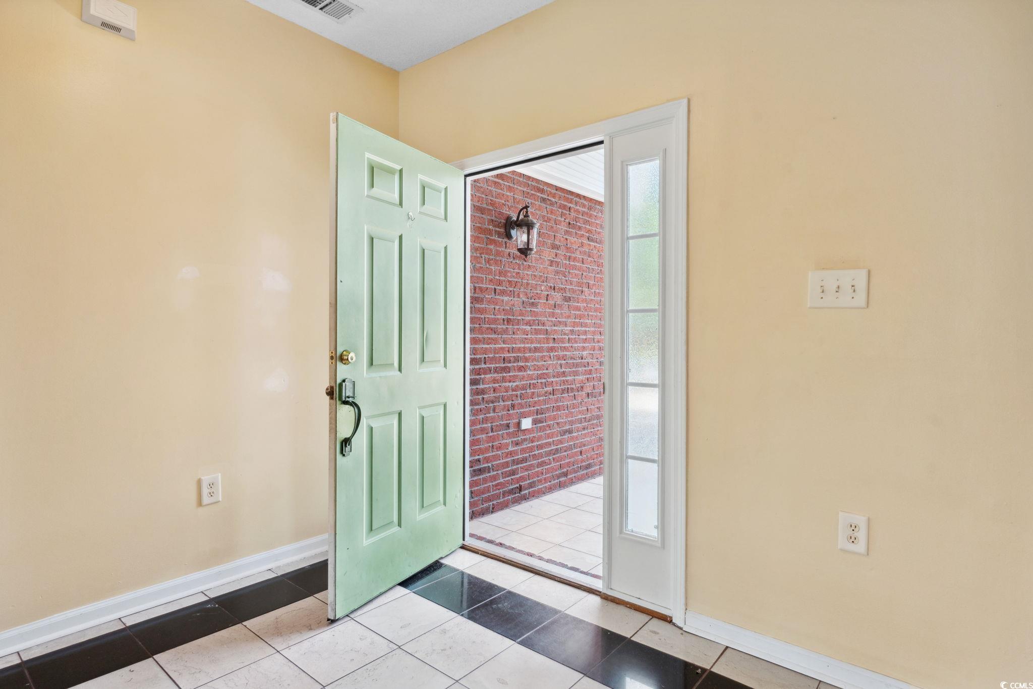 2384 Covington Dr. Property Photo 5