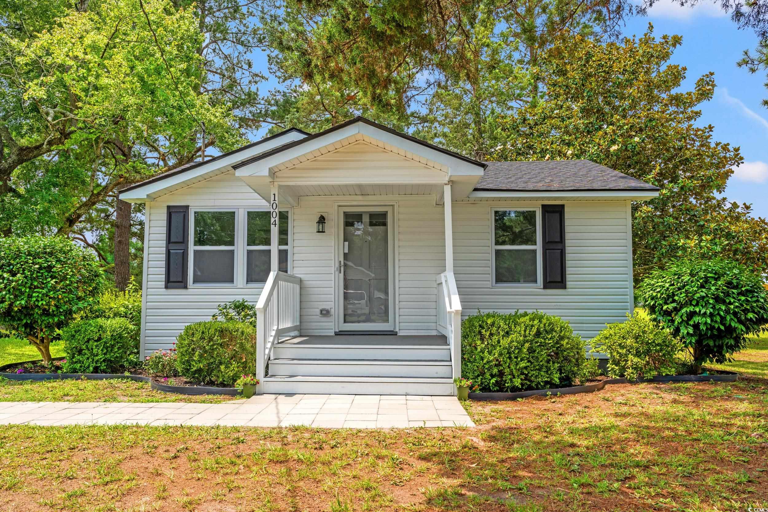 1004 Georgetown St. Property Photo 1