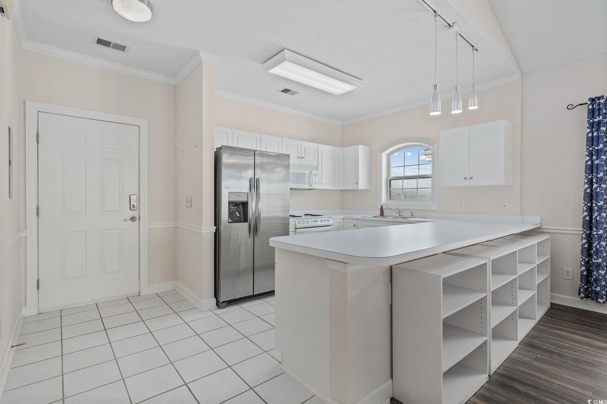 3983 Forsythia Ct. Property Photo 4