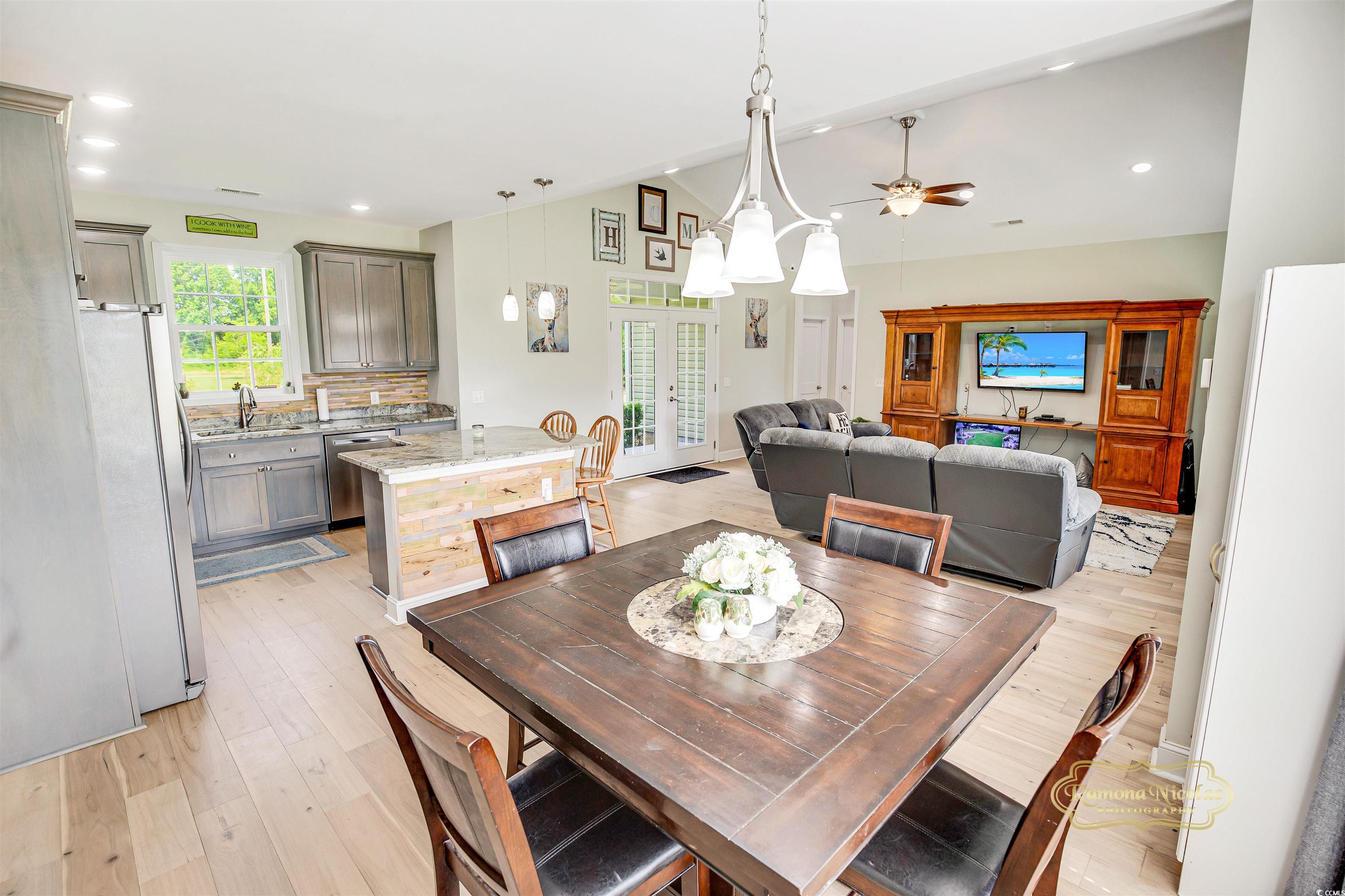 1013 Happy Ln. Property Photo 3