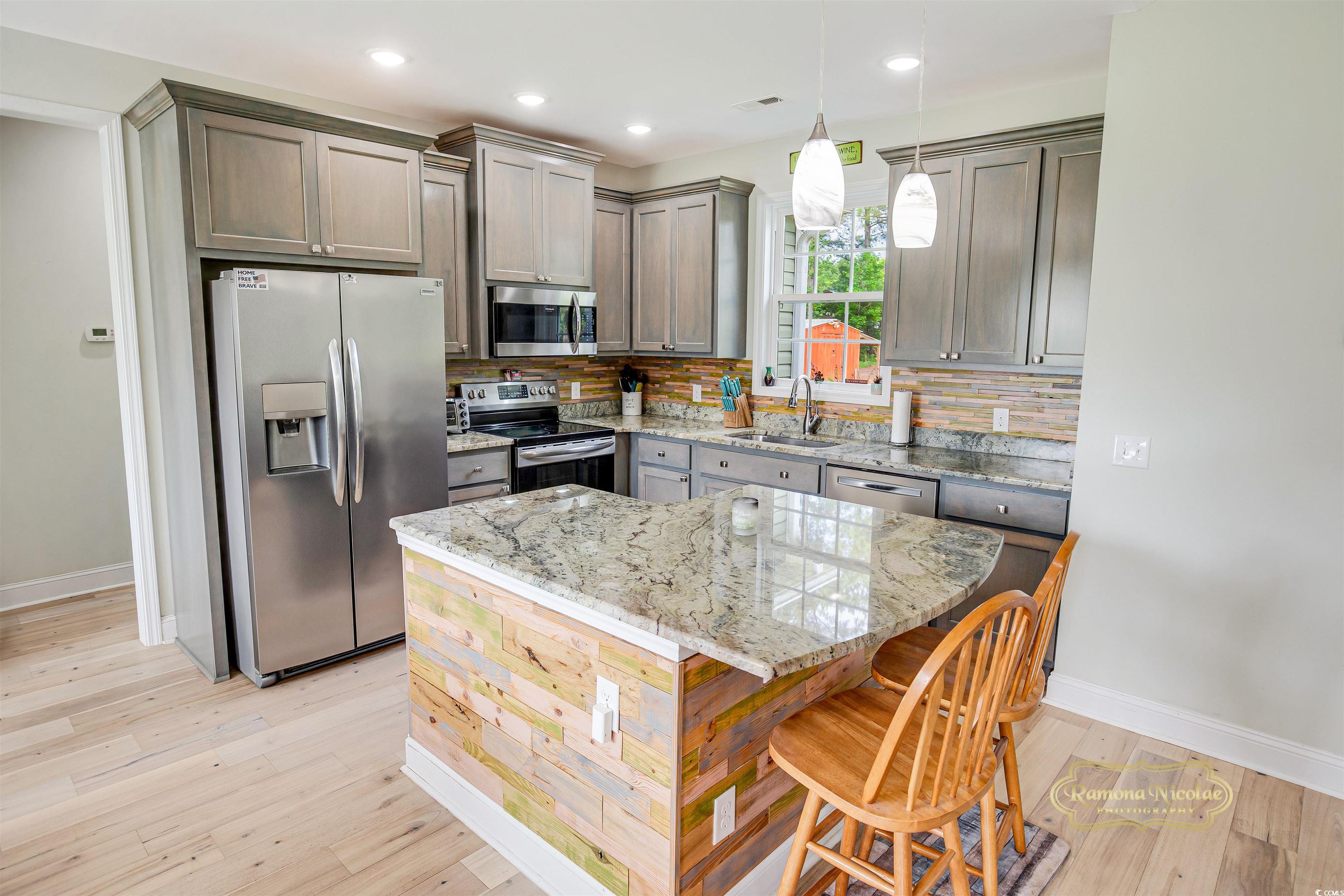 1013 Happy Ln. Property Photo 5