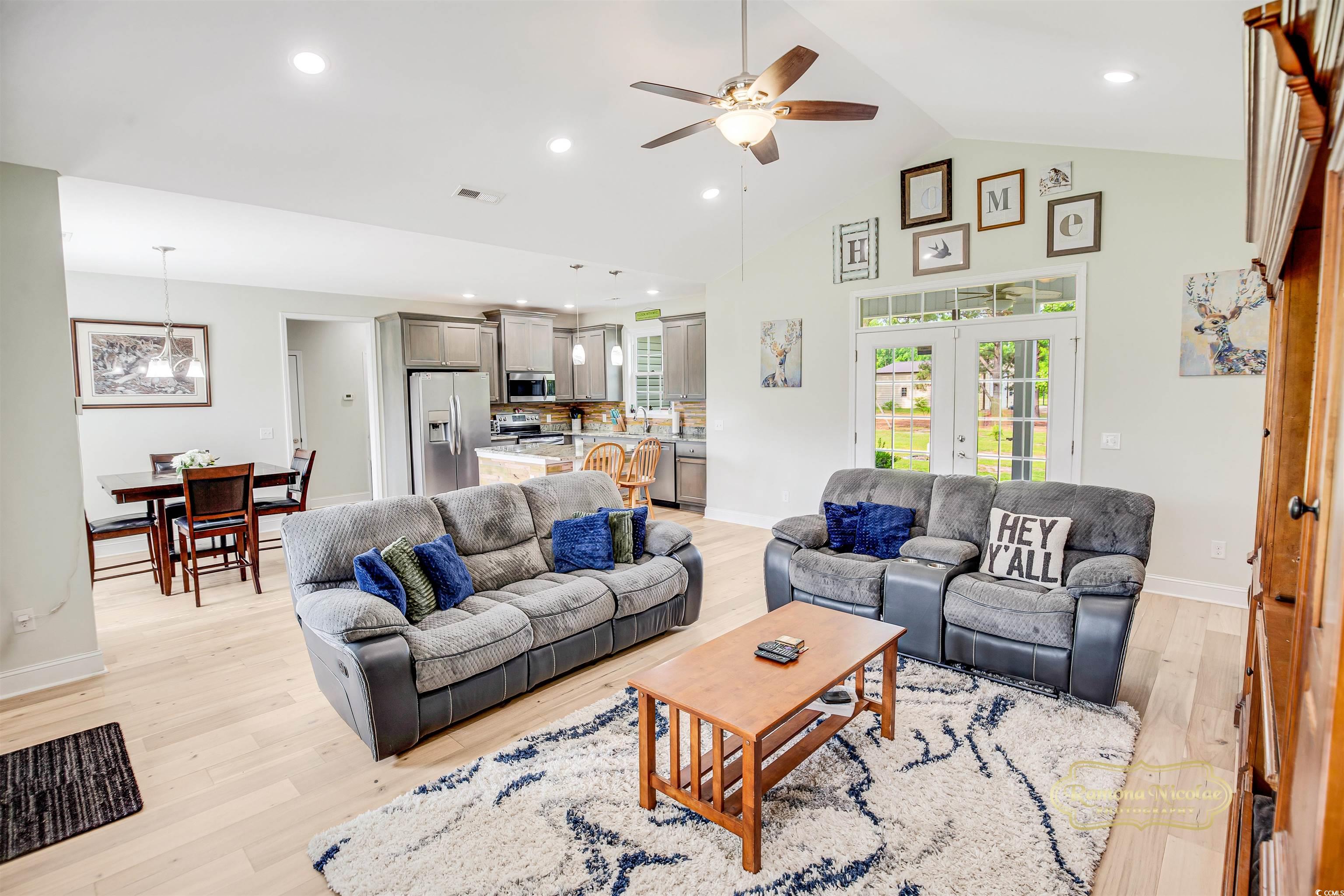 1013 Happy Ln. Property Photo 8