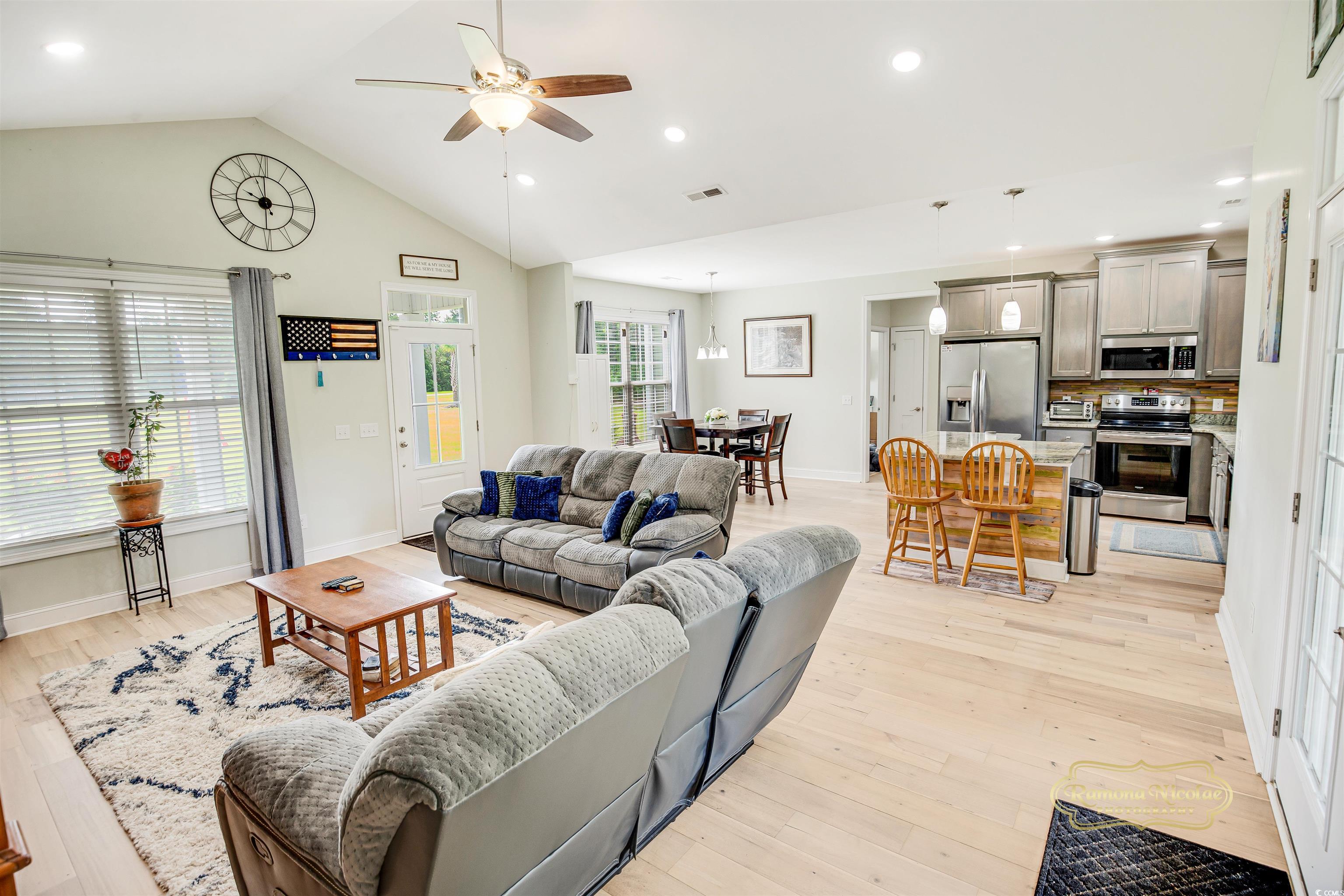 1013 Happy Ln. Property Photo 9