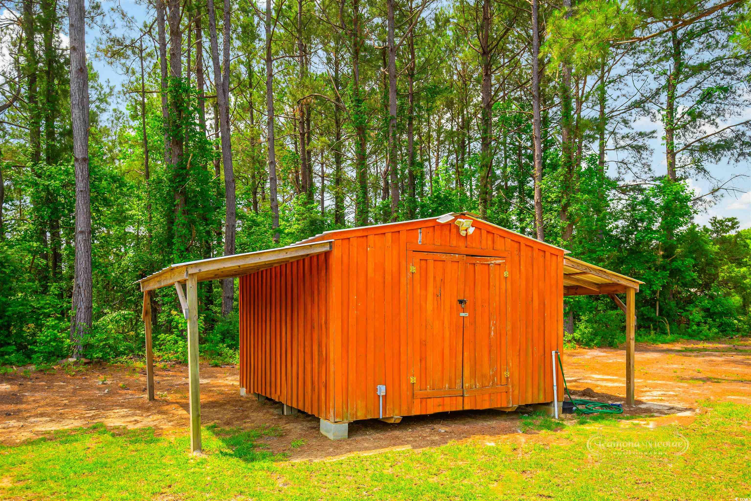 1013 Happy Ln. Property Photo 31