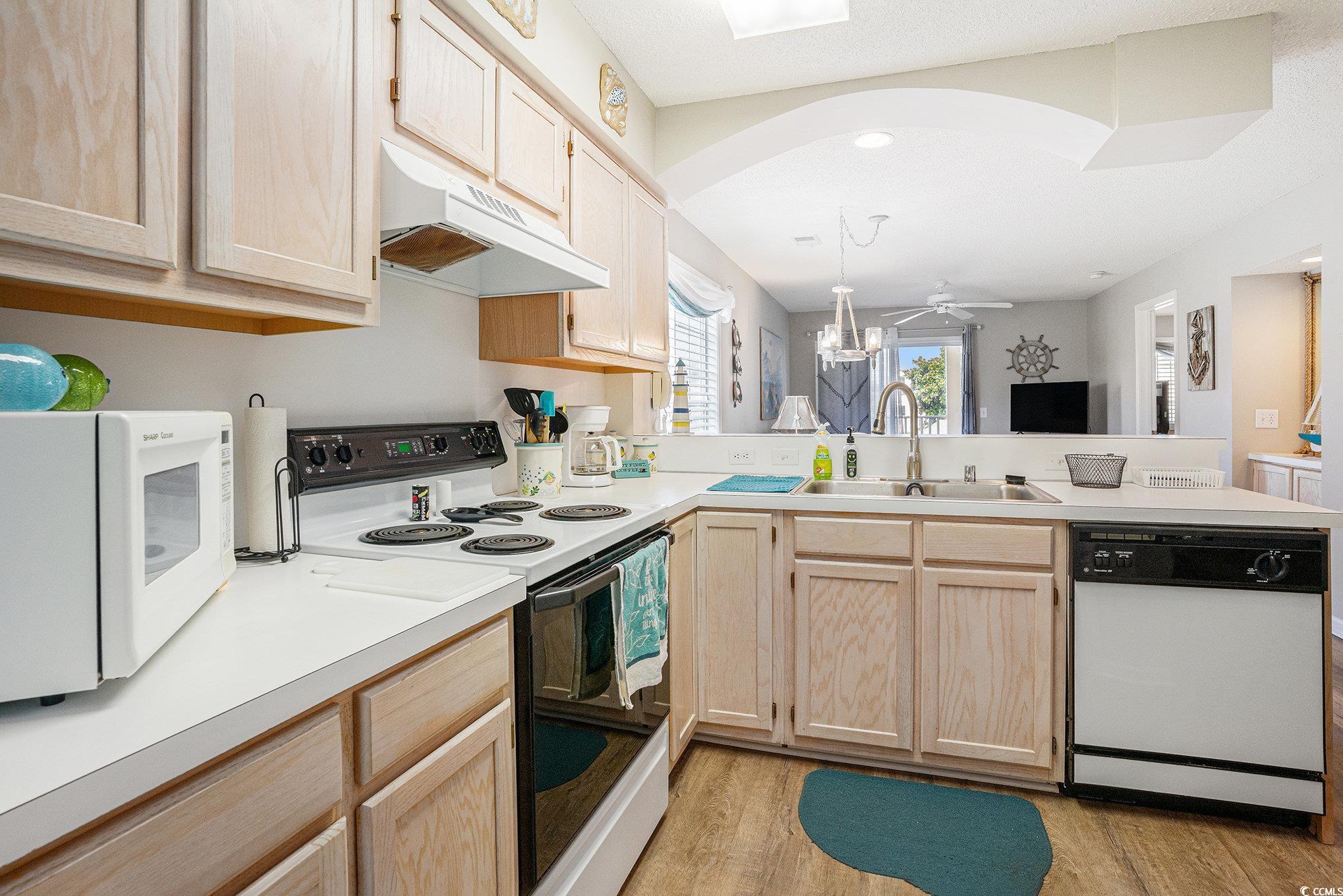 1900 Duffy St. Property Photo 12