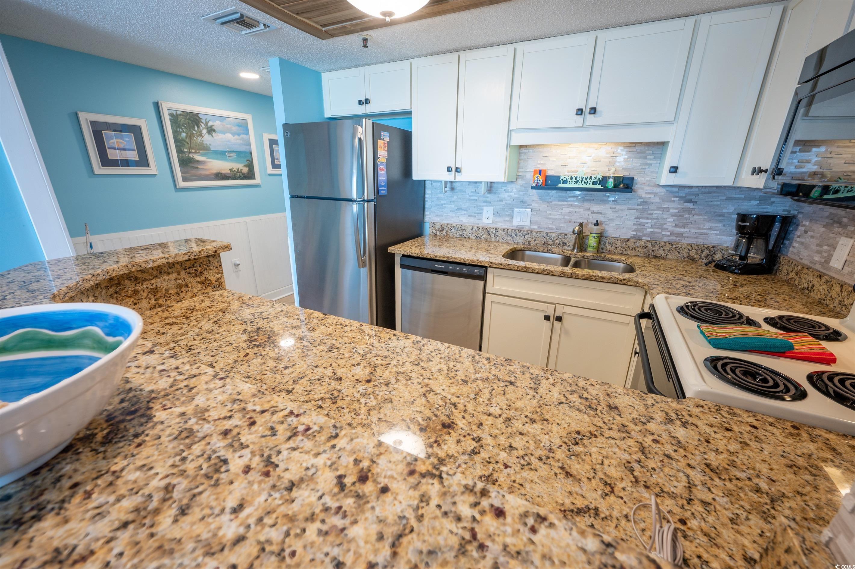 5511 Ocean Blvd. N Property Photo 4