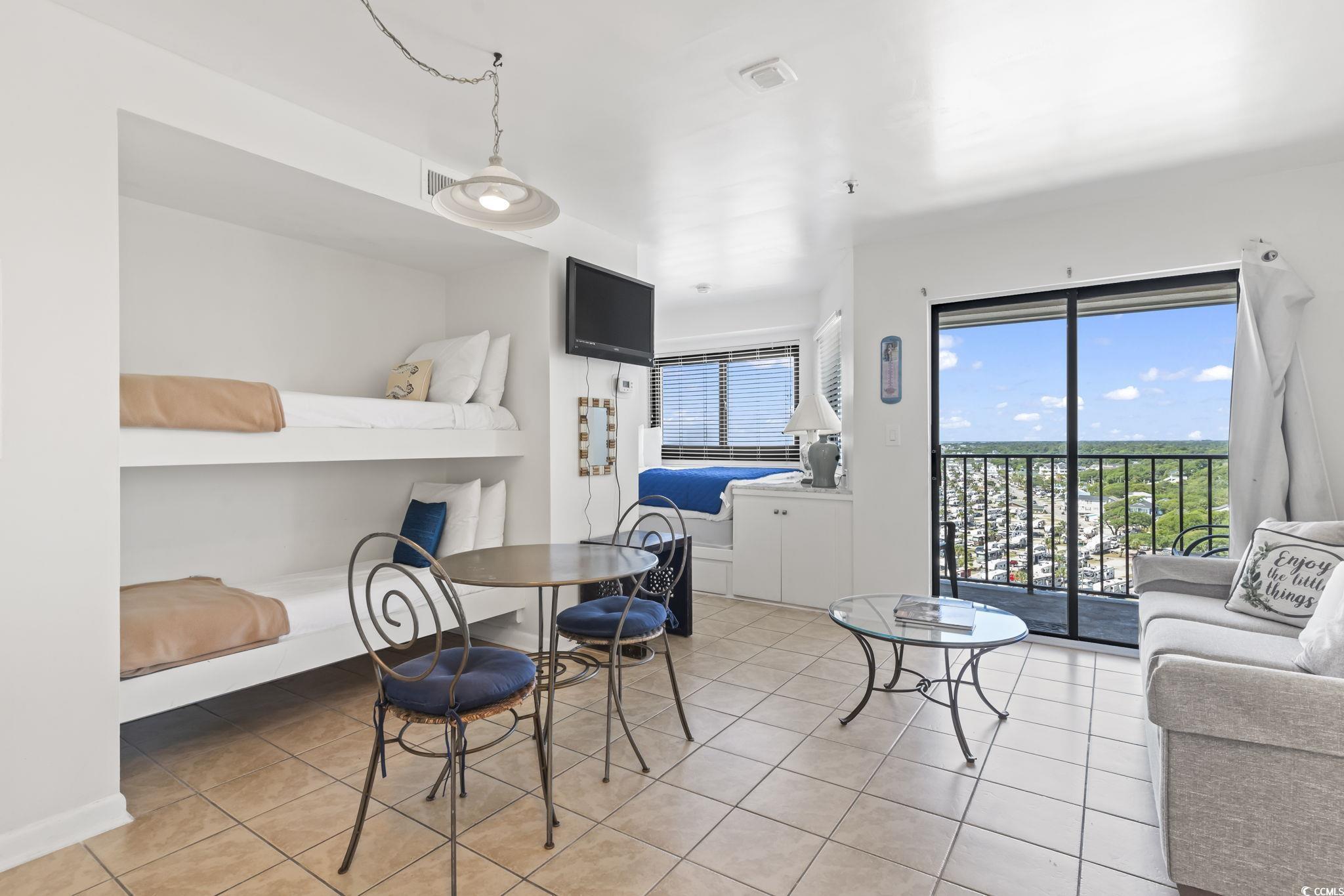 5905 S Kings Highway Property Photo 5