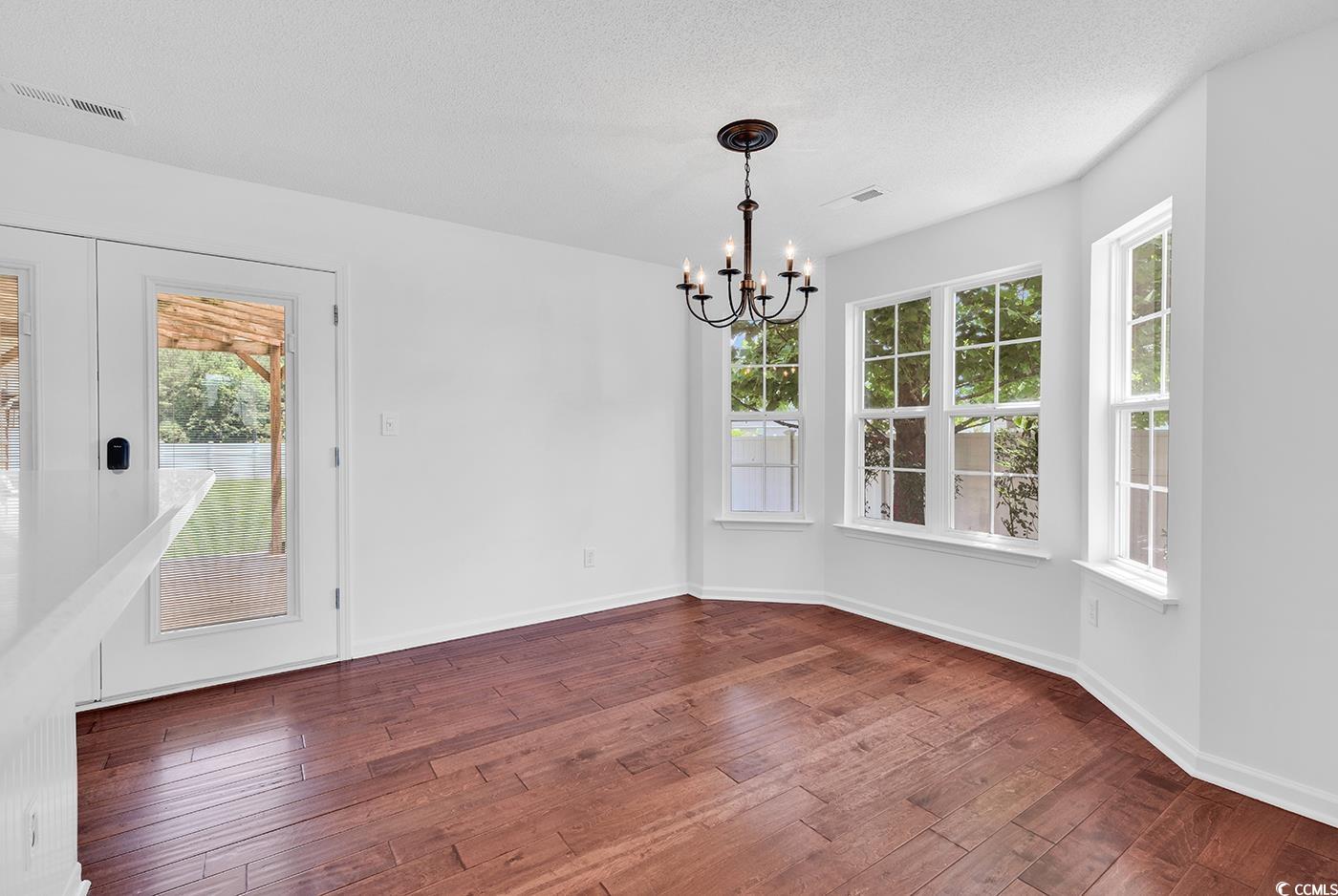 553 Fox Chase Dr. Property Photo 6