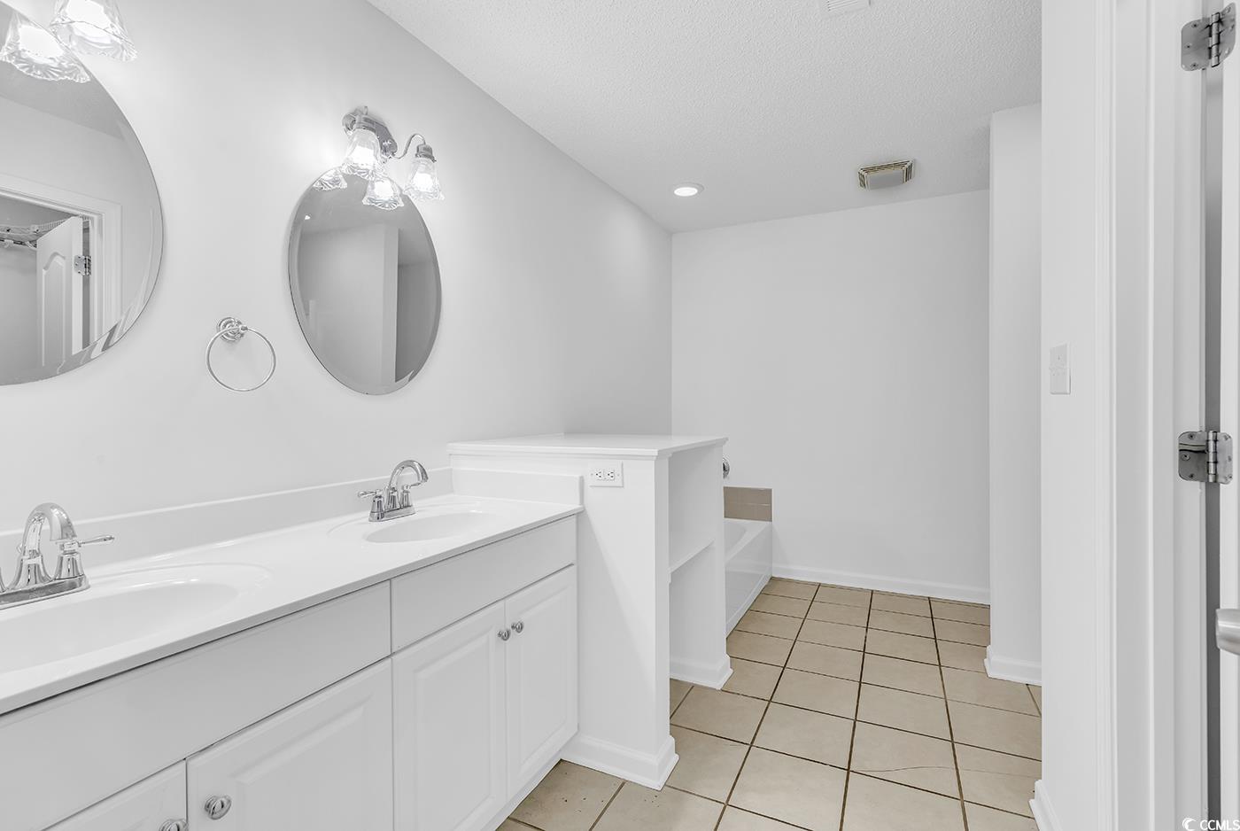 553 Fox Chase Dr. Property Photo 23