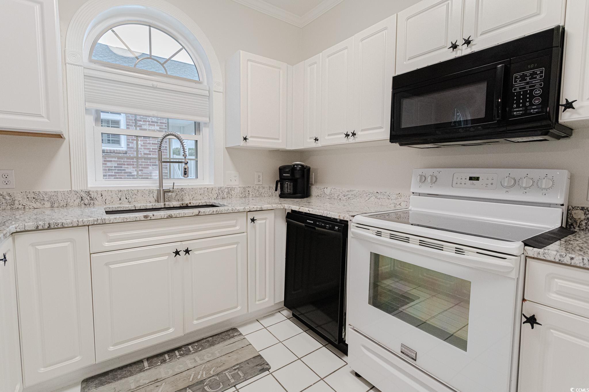 698 Riverwalk Dr. Property Photo 18