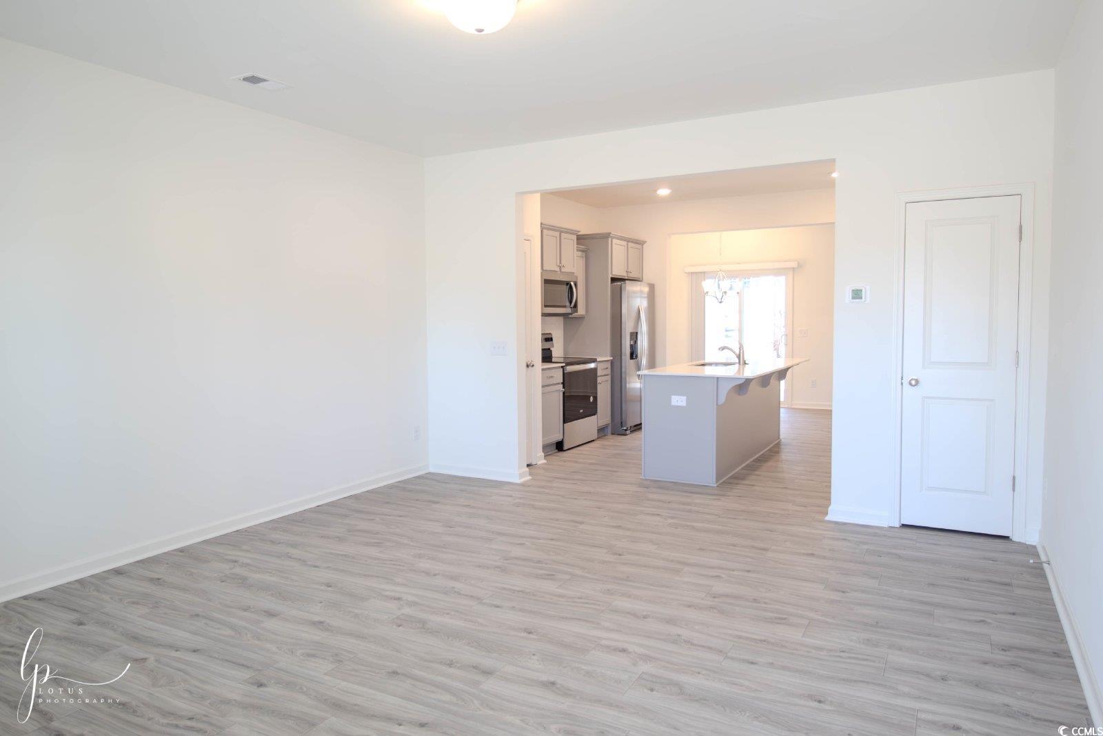 172 Crescent Way Property Photo 3
