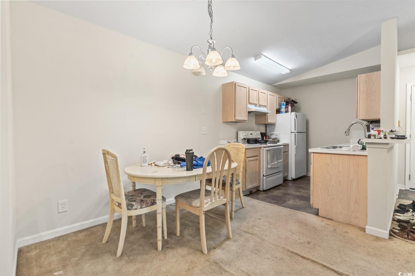 2280 Andover Dr. Property Photo 3