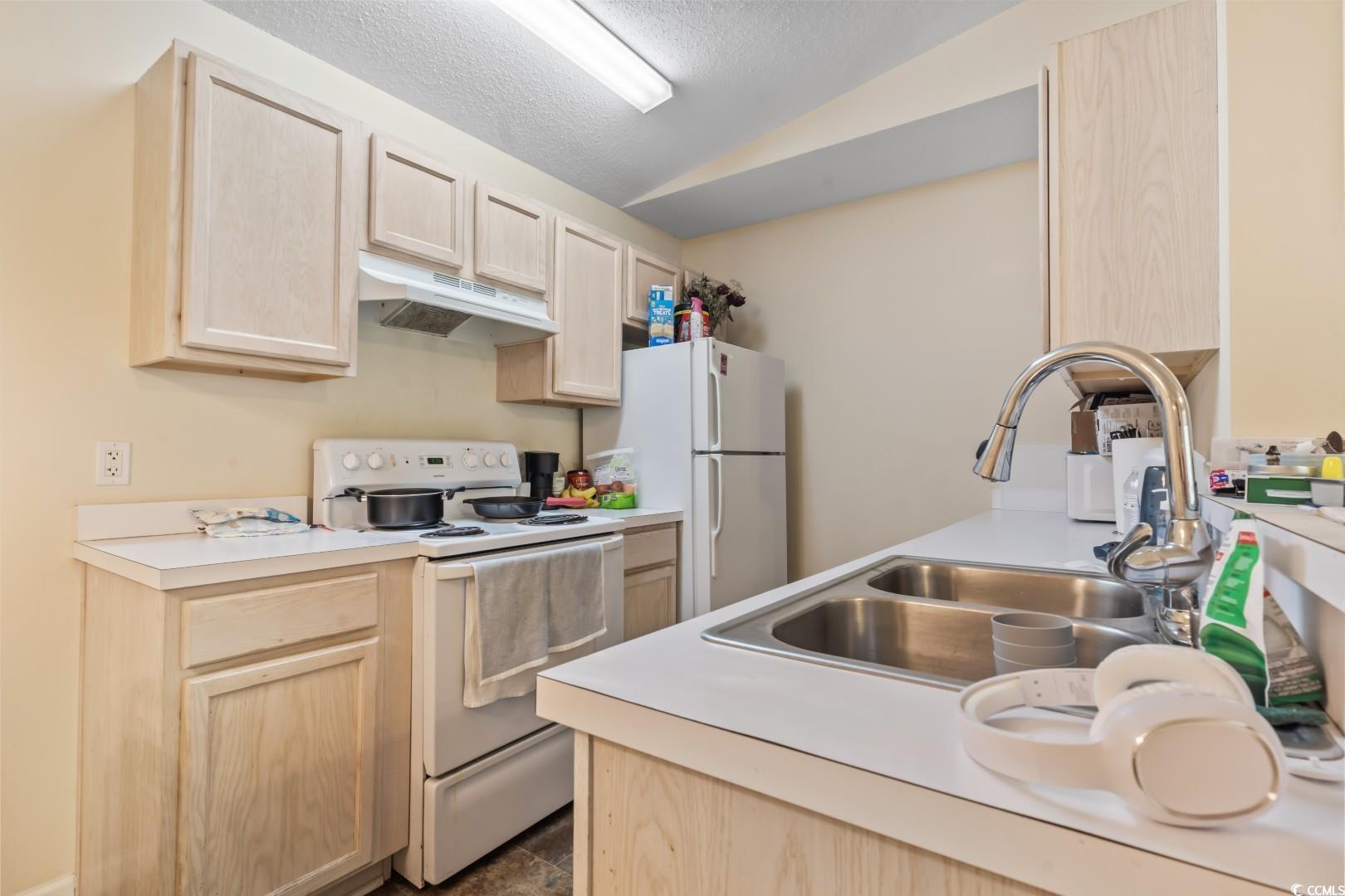 2280 Andover Dr. Property Photo 7