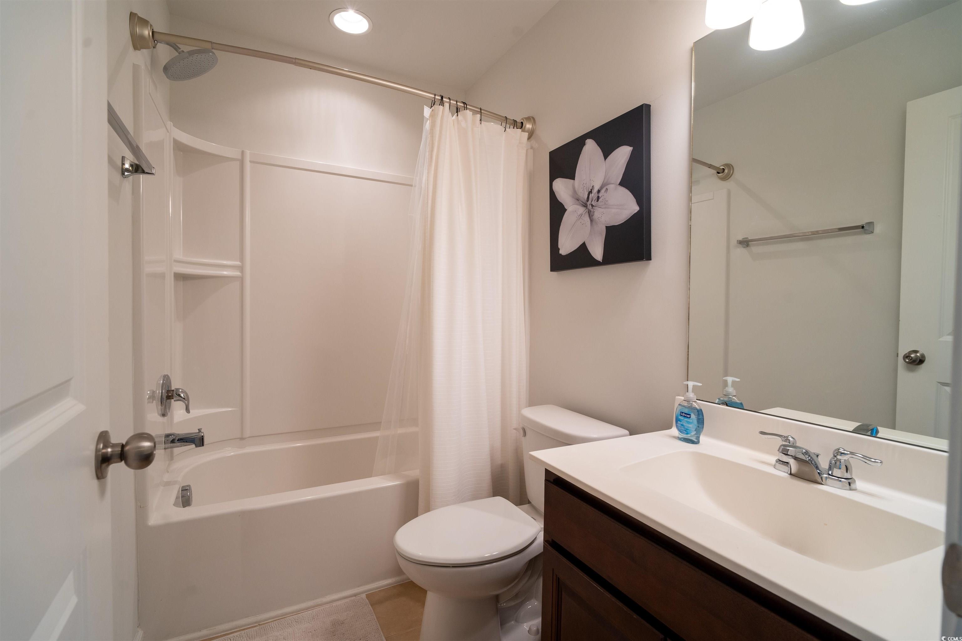 318 Castle Dr. Property Photo 23