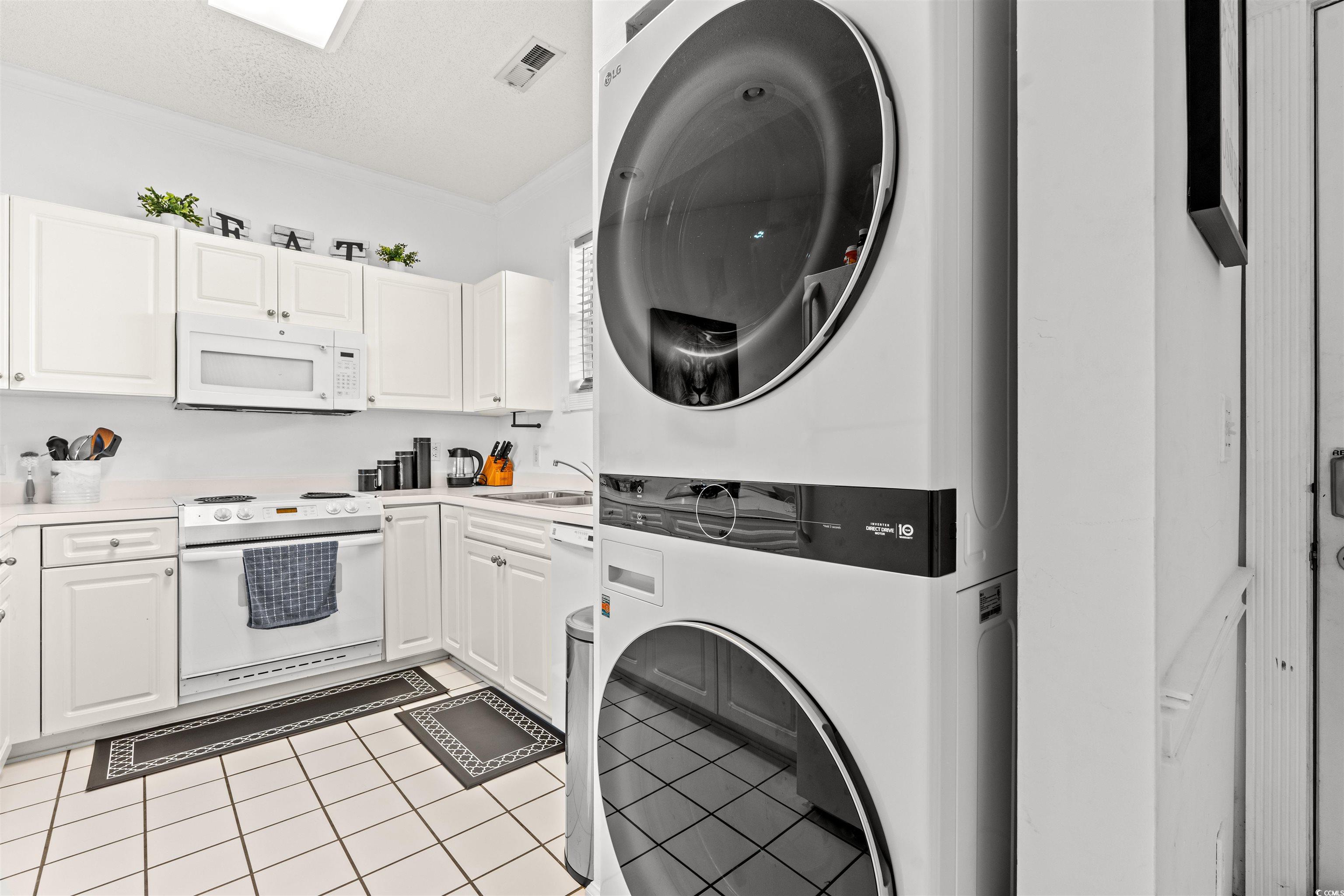 4687 Wild Iris Dr. Property Photo 9