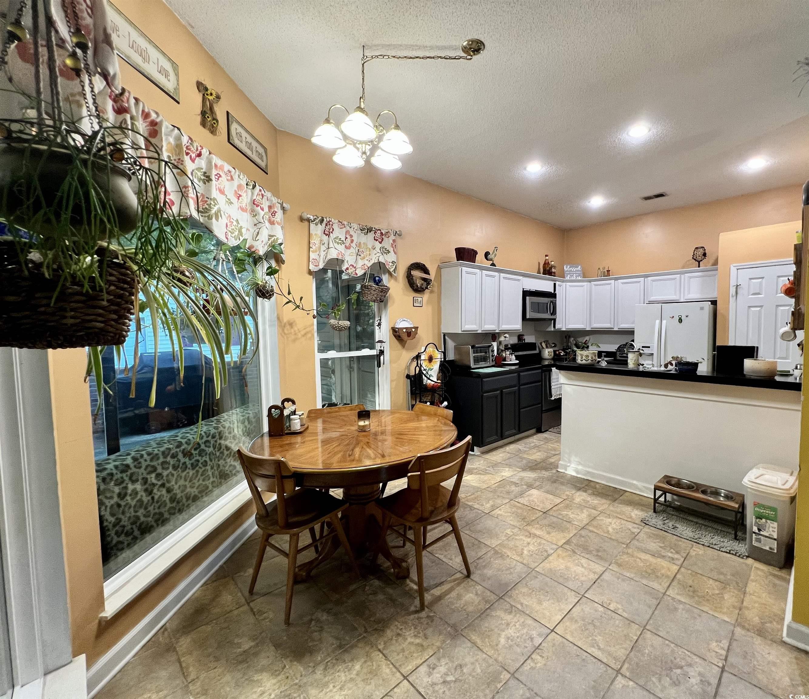 3048 Dewberry Dr. Property Photo 5