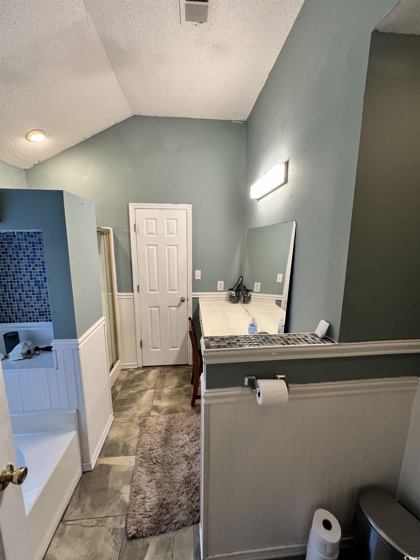 3048 Dewberry Dr. Property Photo 14