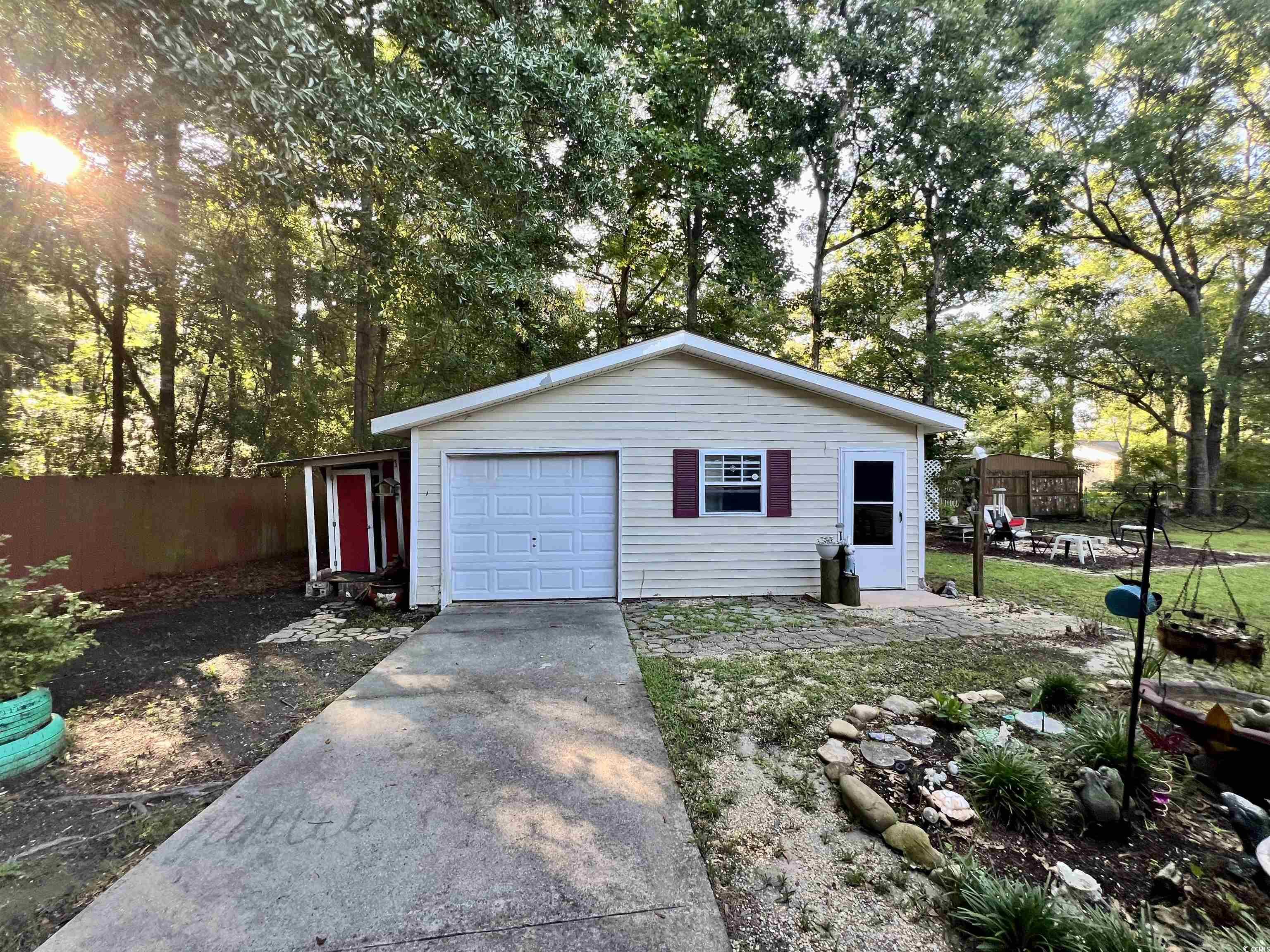 3048 Dewberry Dr. Property Photo 24
