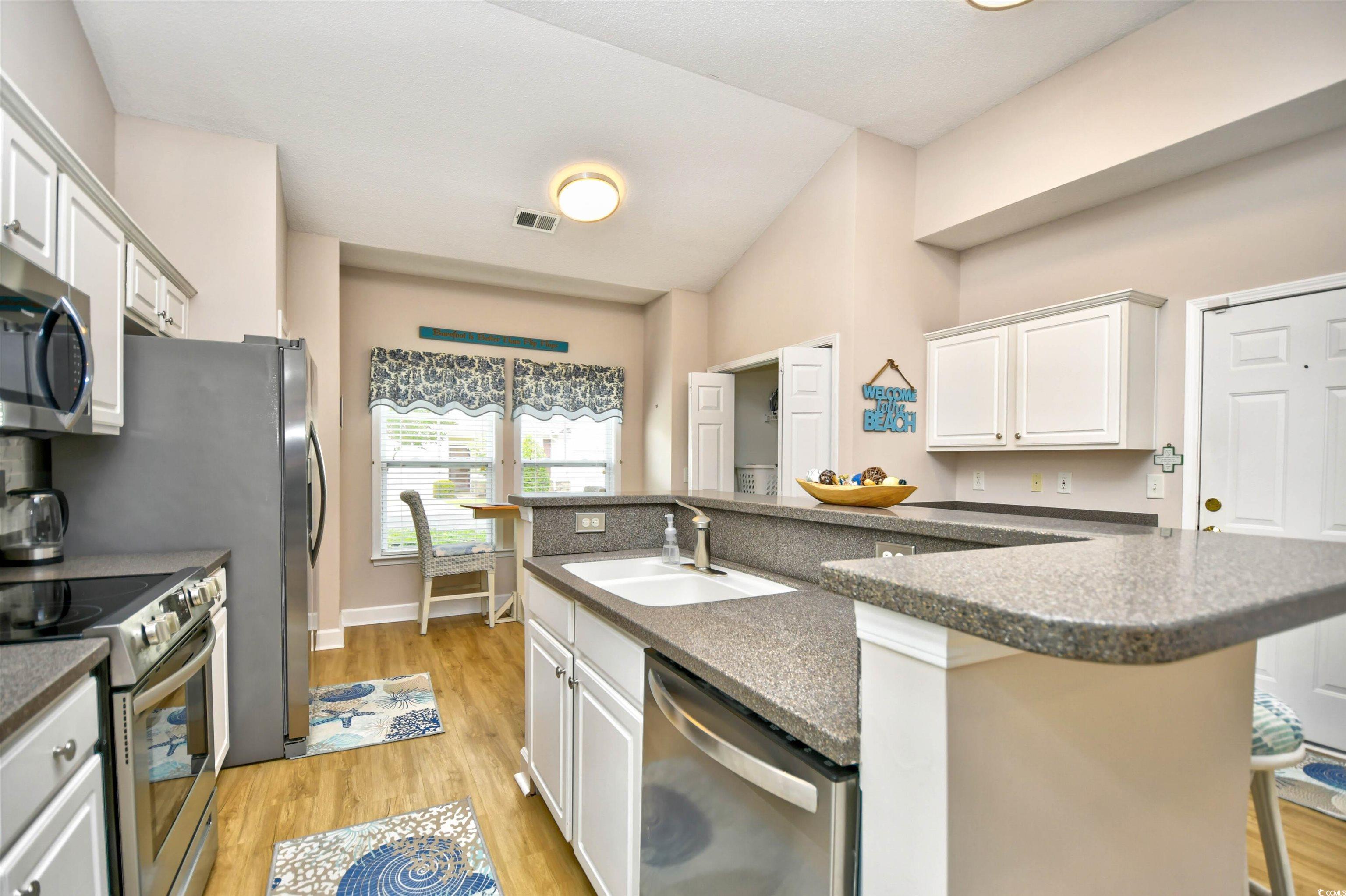 6095 Catalina Dr. Property Photo 14