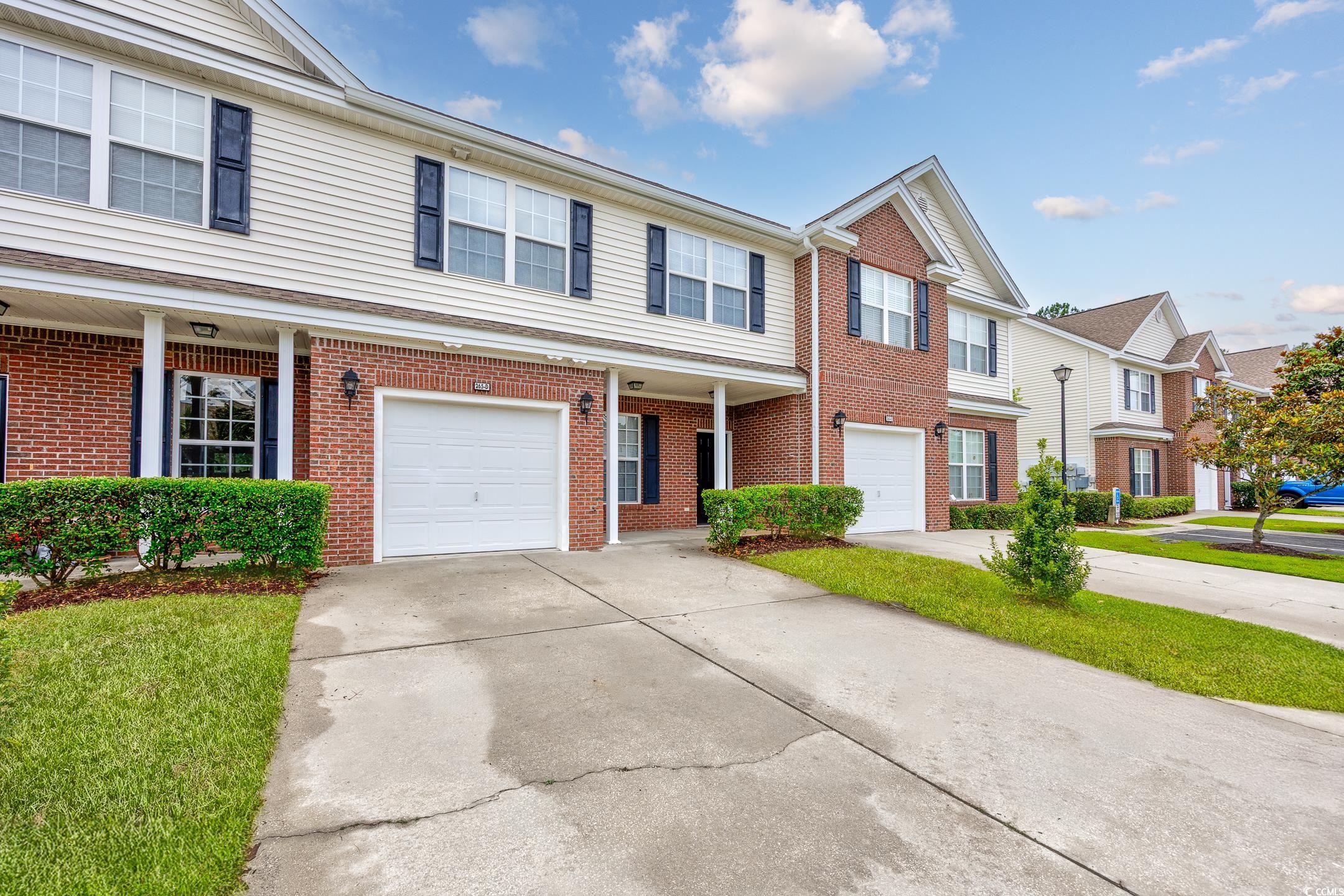 265 Connemara Dr. Property Photo 2