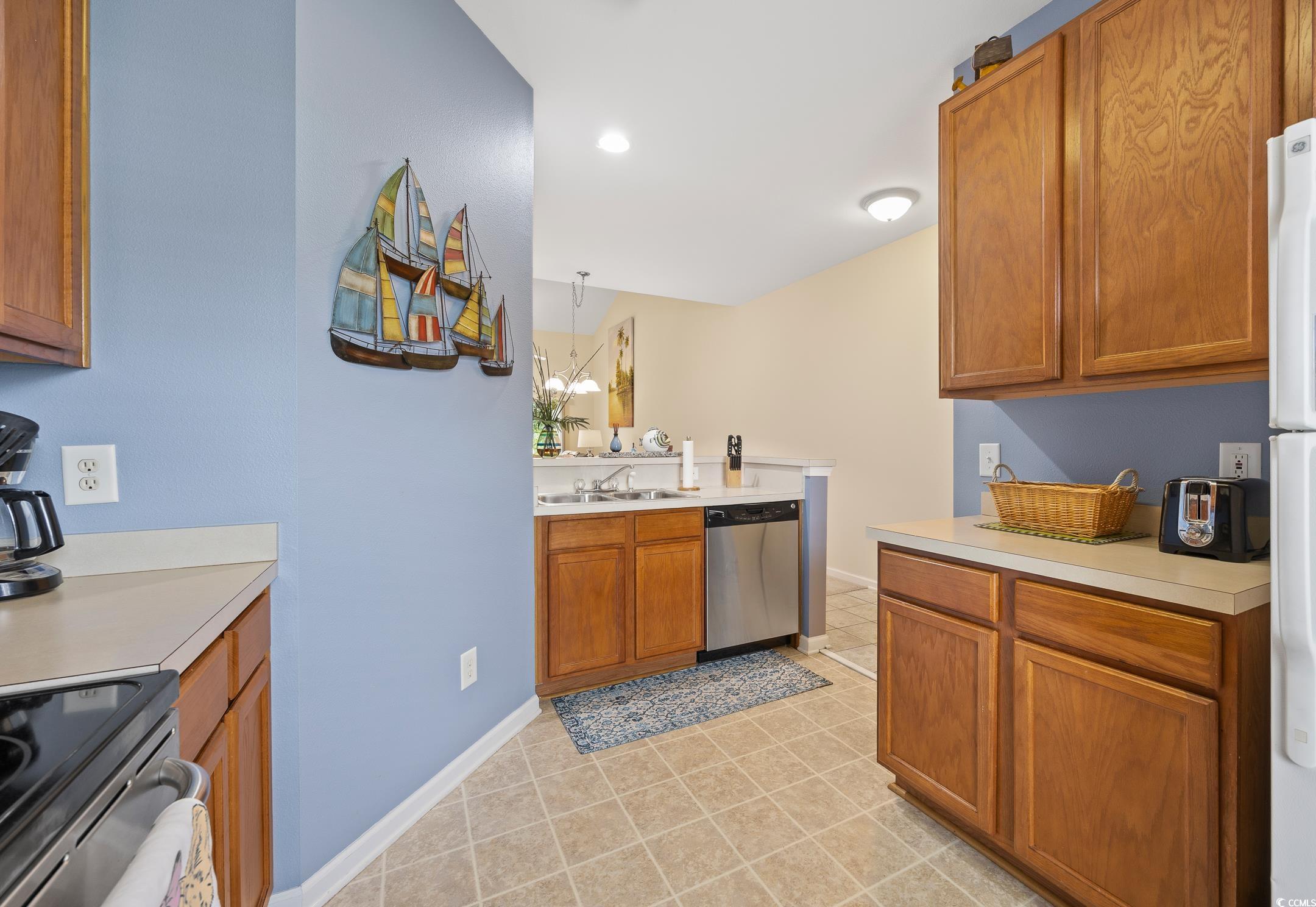 265 Connemara Dr. Property Photo 13