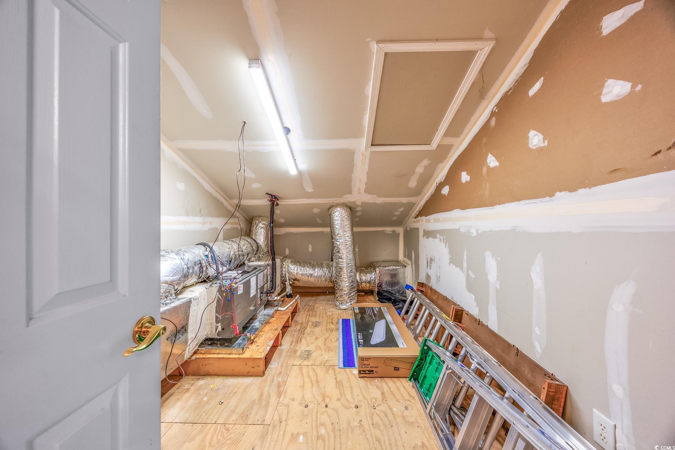 265 Connemara Dr. Property Photo 22