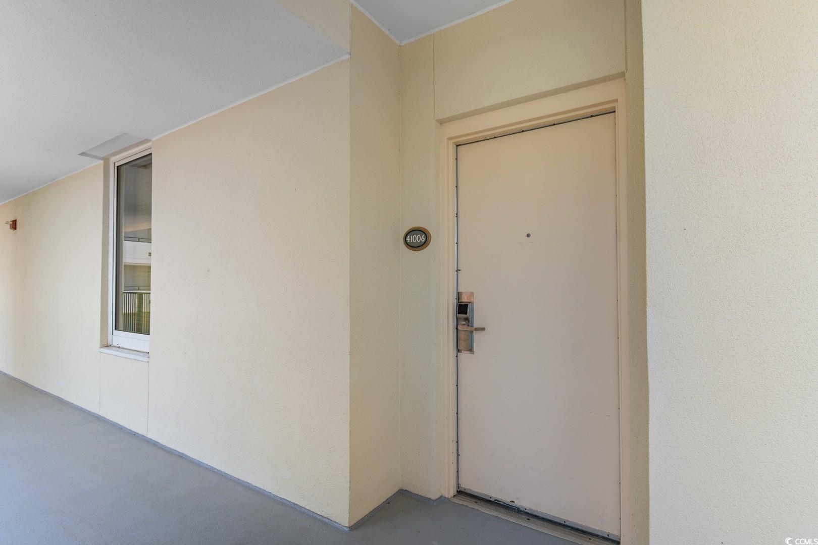 8121 Amalfi Pl. Property Photo 2