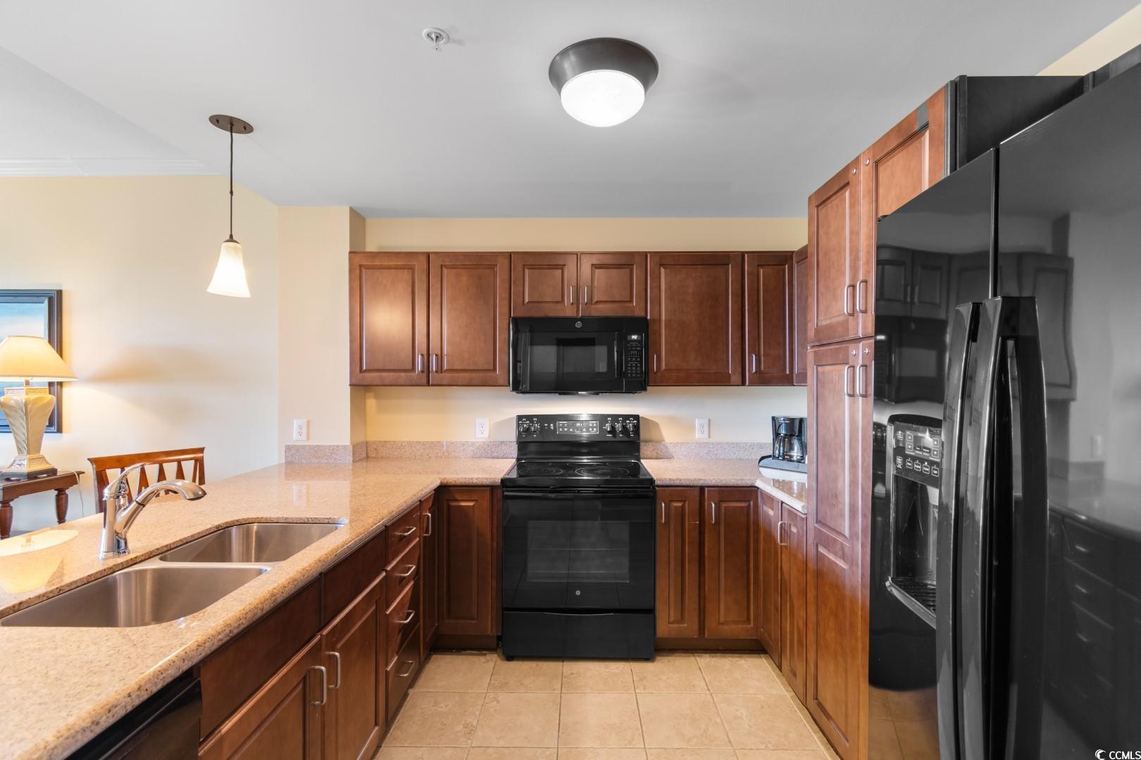 8121 Amalfi Pl. Property Photo 7