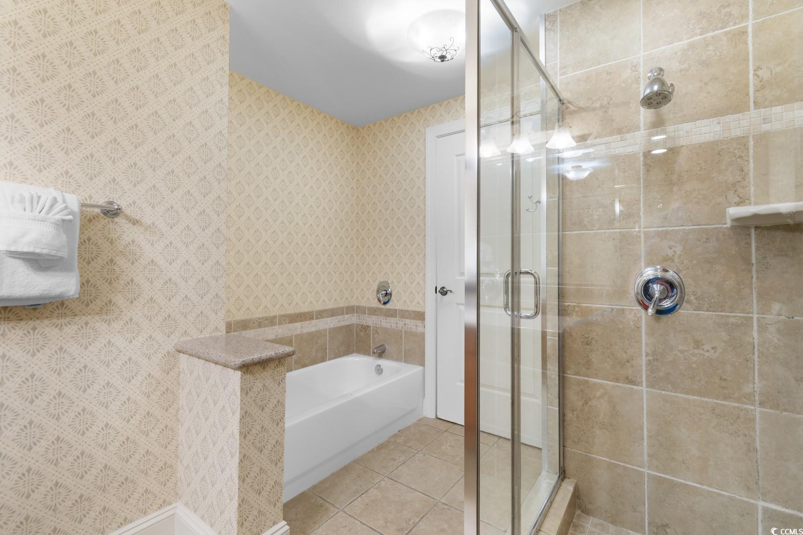 8121 Amalfi Pl. Property Photo 17