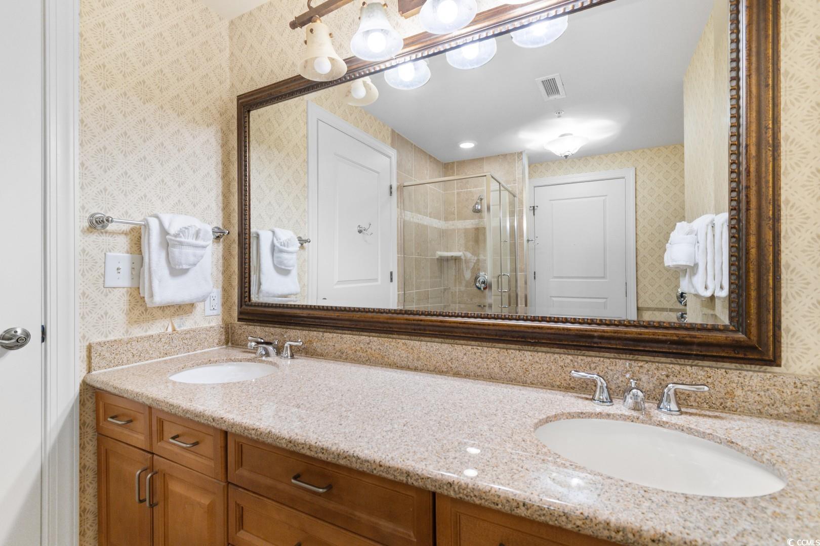 8121 Amalfi Pl. Property Photo 18