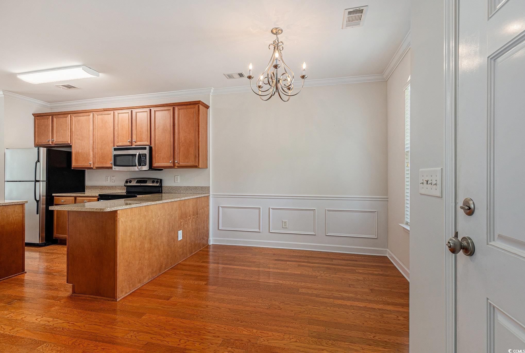 750 Howard Ave. Property Photo 12