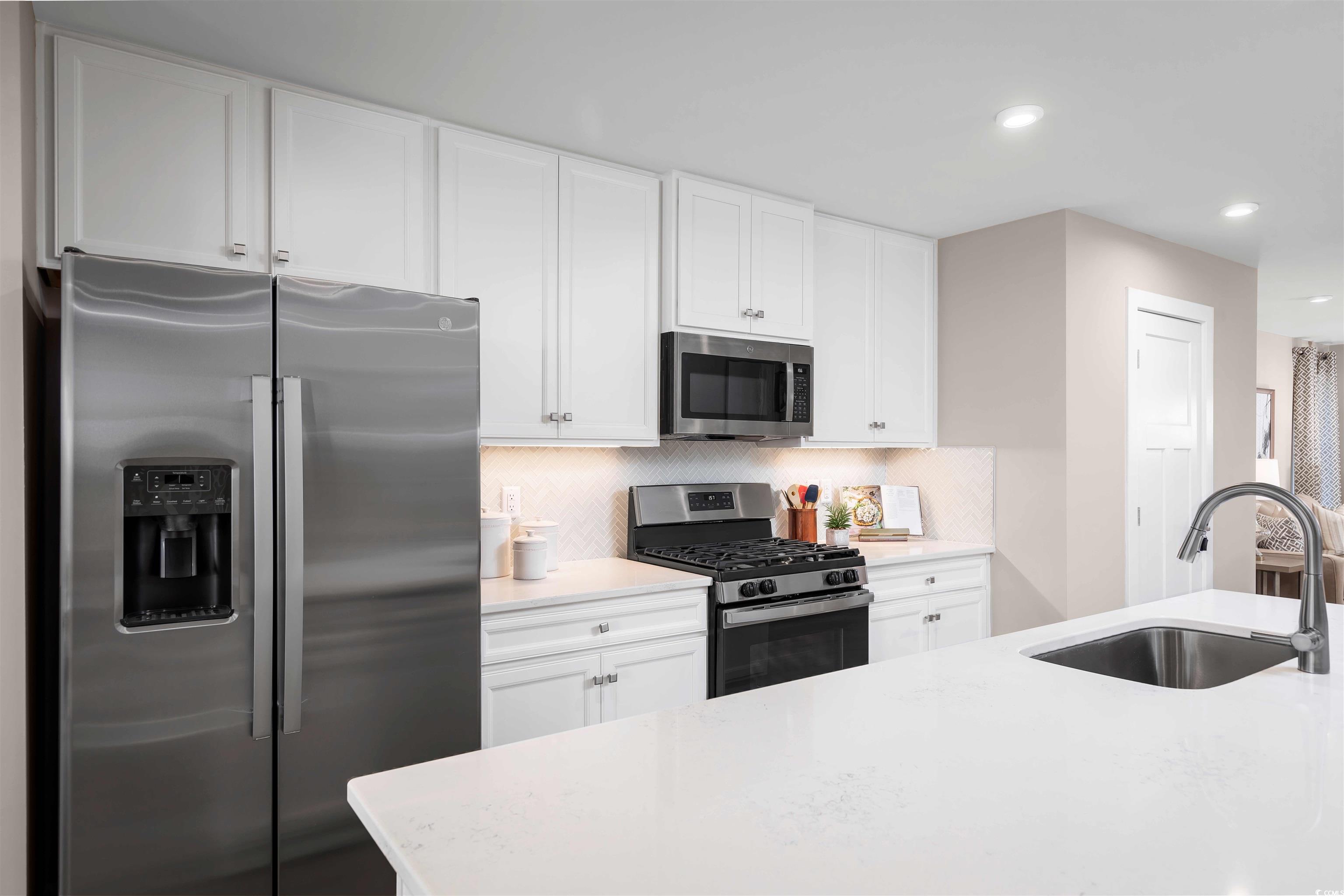 2075 Nw Parow Ln Nw Property Photo 11