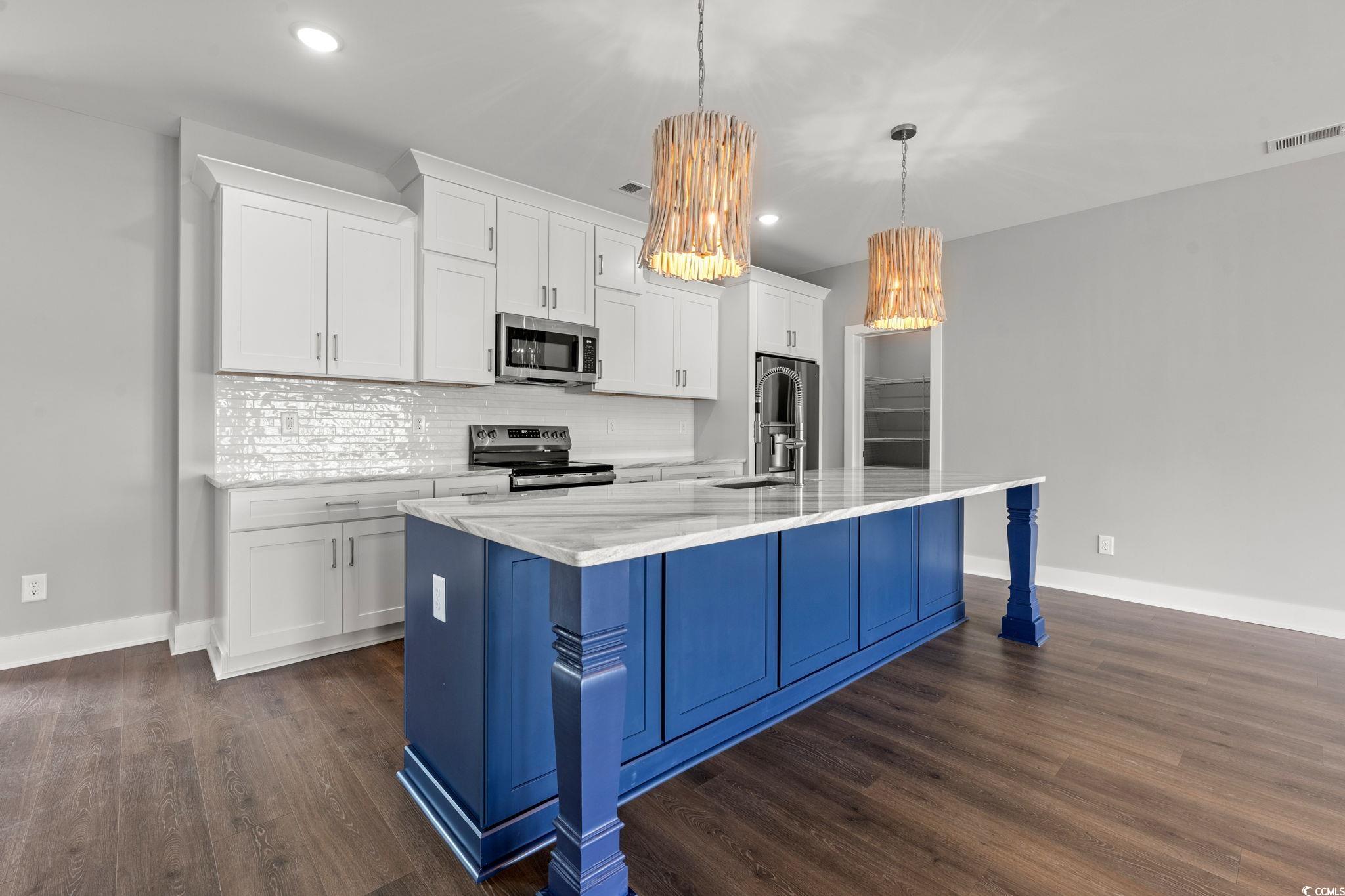 135b Sunset Dr. Property Photo 4