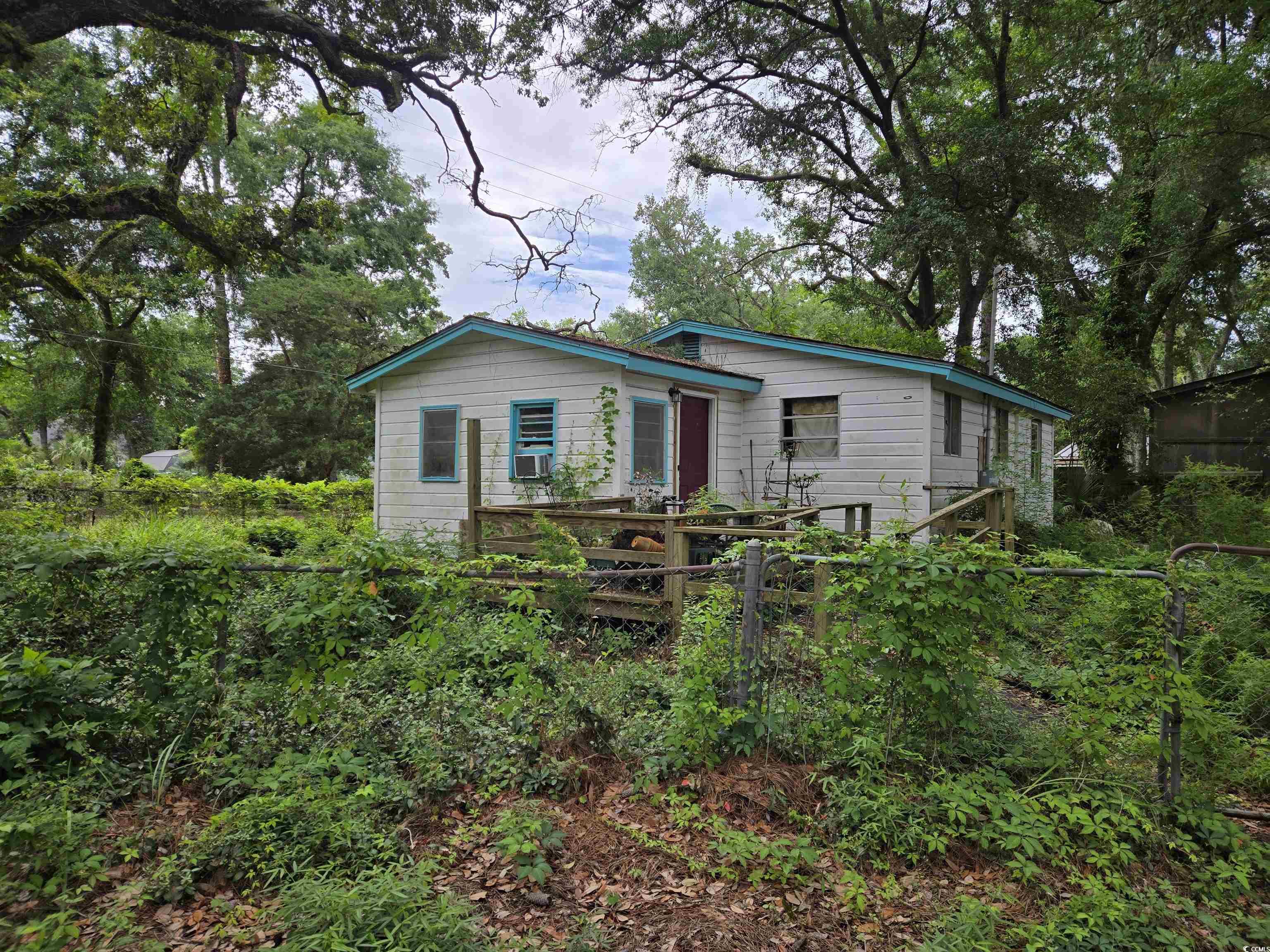 564 Baker Ave. Property Photo 1