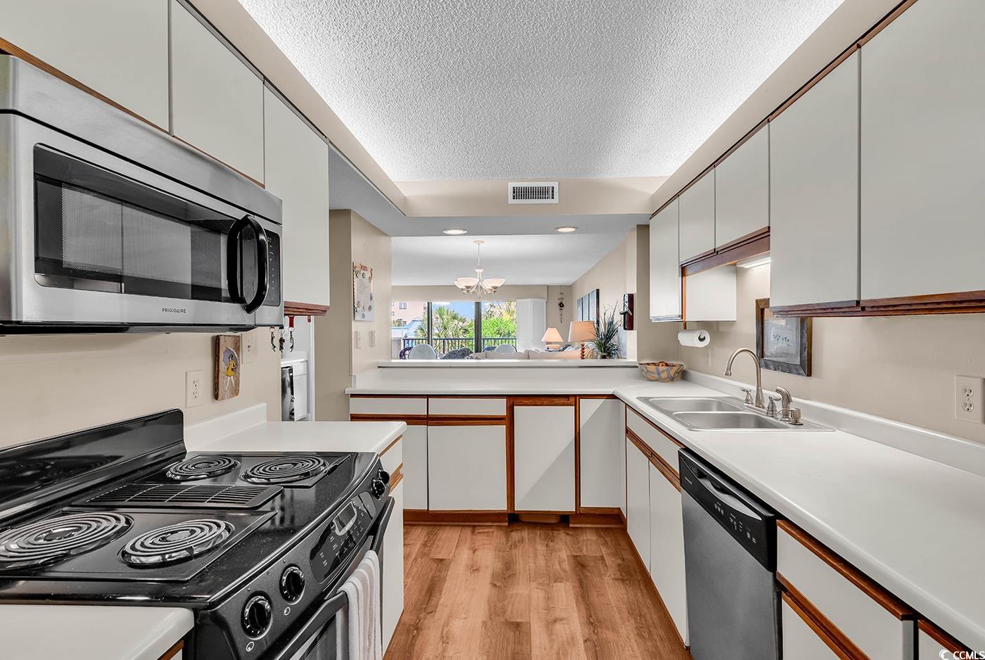 741 Retreat Beach Circle Property Photo 4