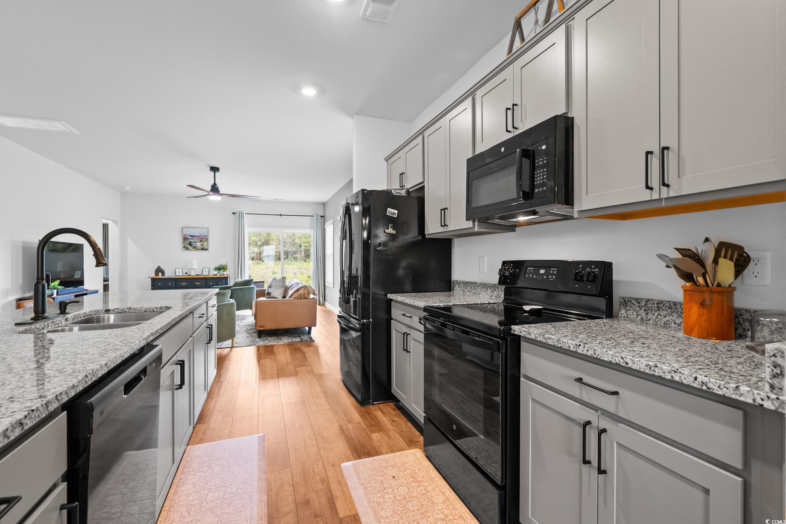 228 Averyville Dr. Property Photo 14