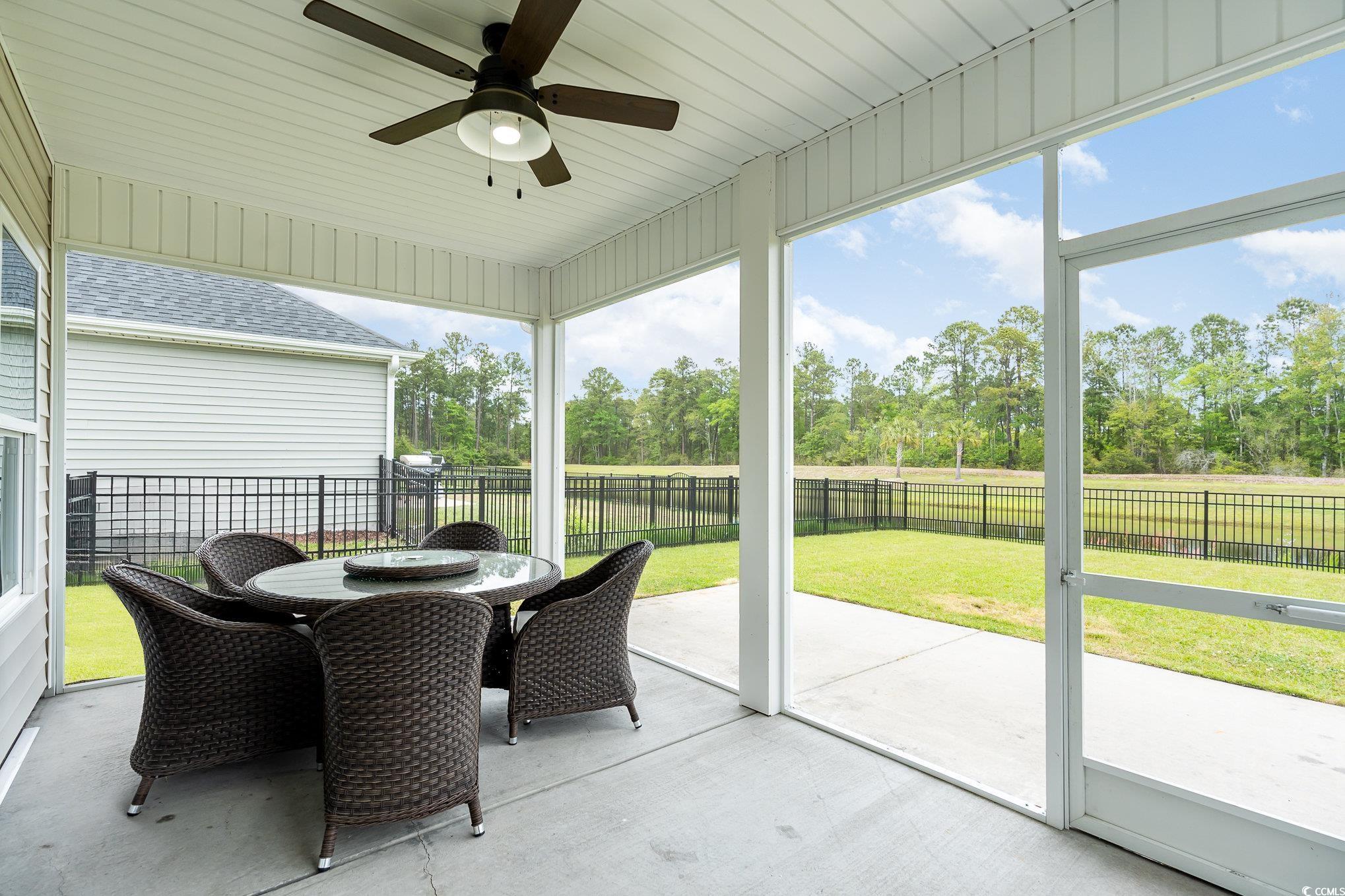 1621 Palmetto Palm Dr. Property Photo 2