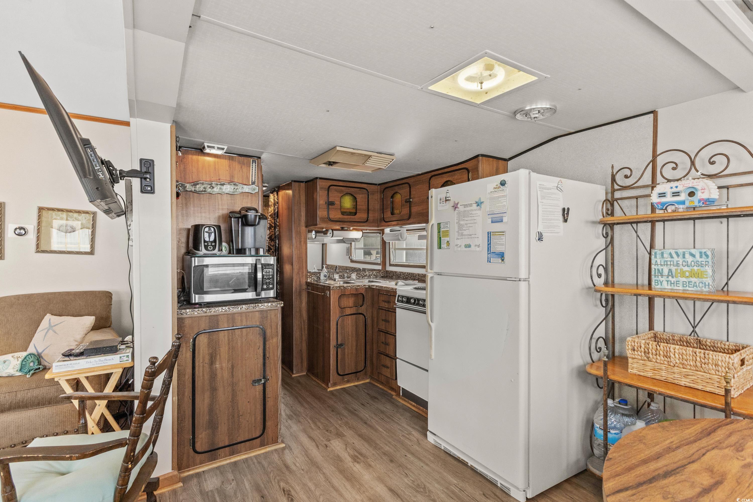 6001- M12 S Kings Highway Property Photo 10