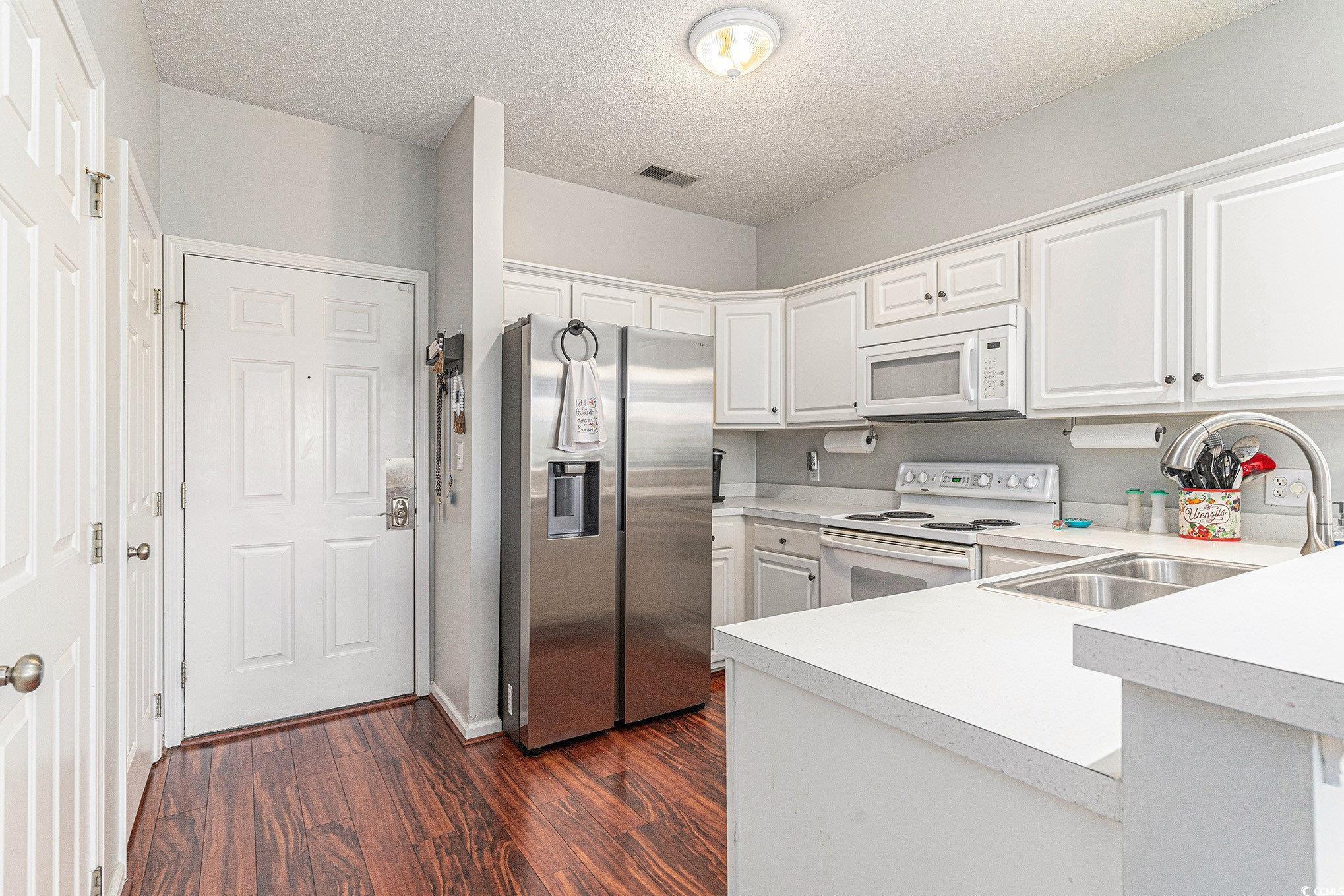 2000 Cross Gate Blvd. Property Photo 6