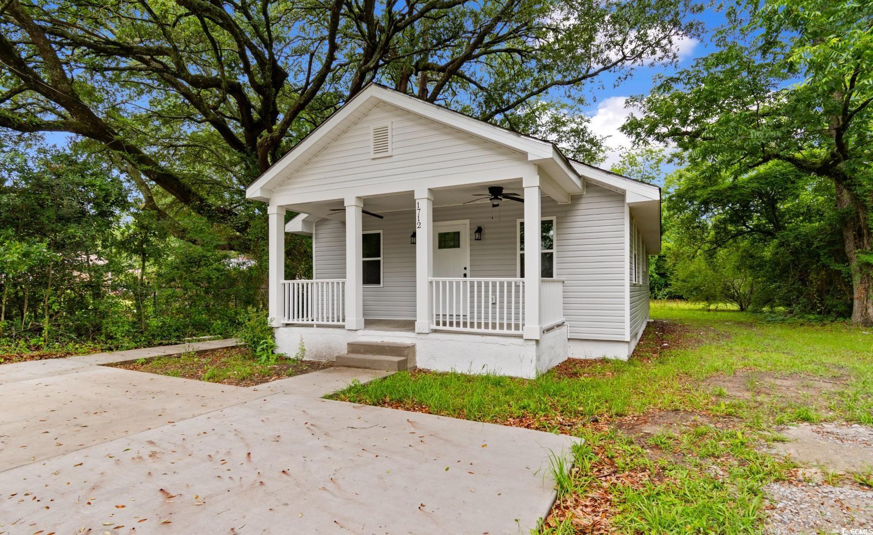 1712 Singleton St. Property Photo 2