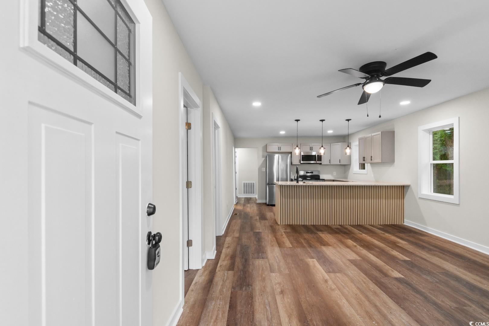 1712 Singleton St. Property Photo 3