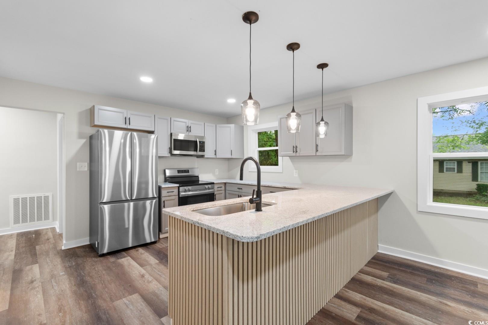 1712 Singleton St. Property Photo 4