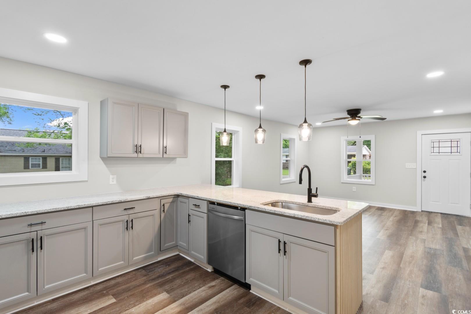 1712 Singleton St. Property Photo 6