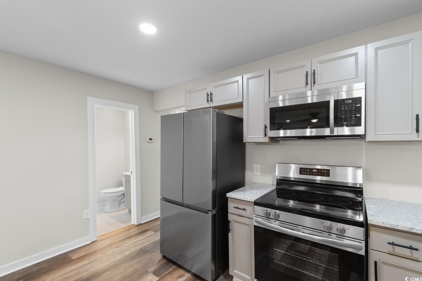 1712 Singleton St. Property Photo 9