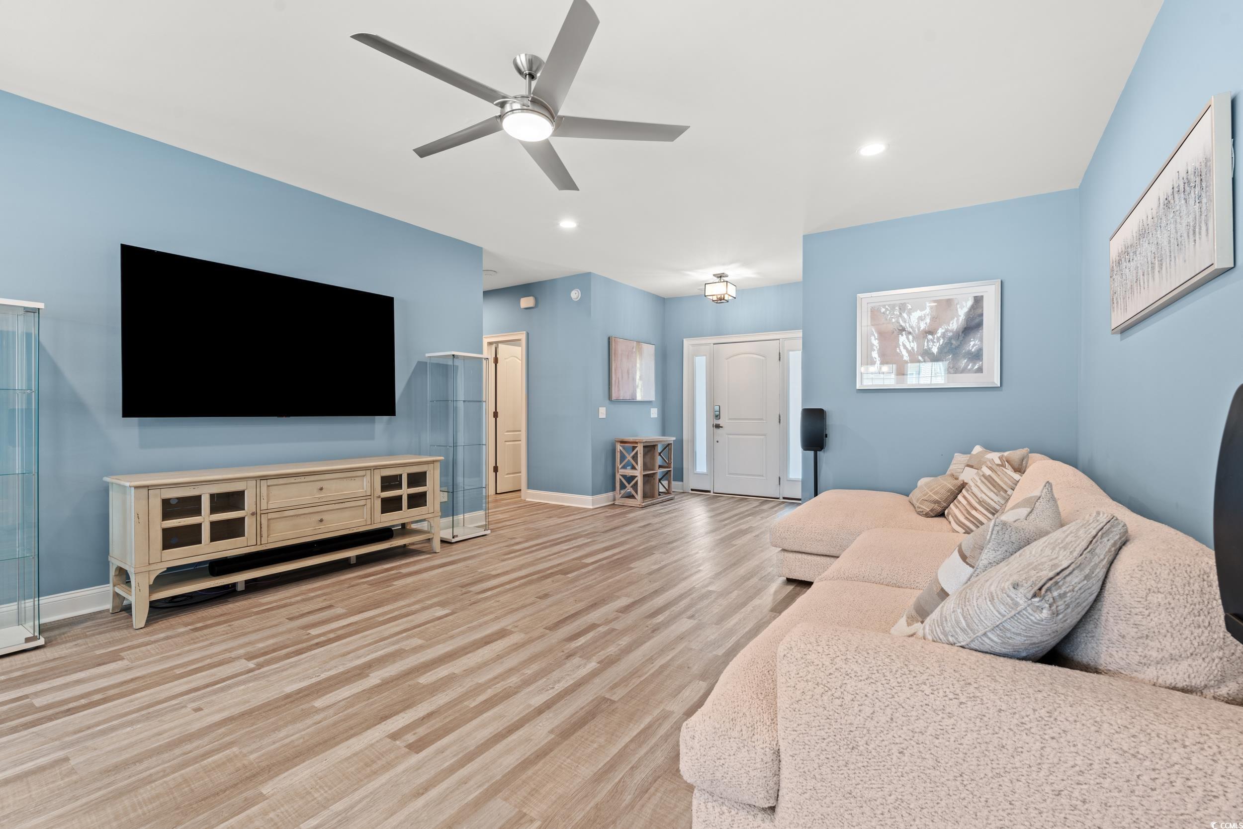 2885 Desert Rose St. Property Photo 5