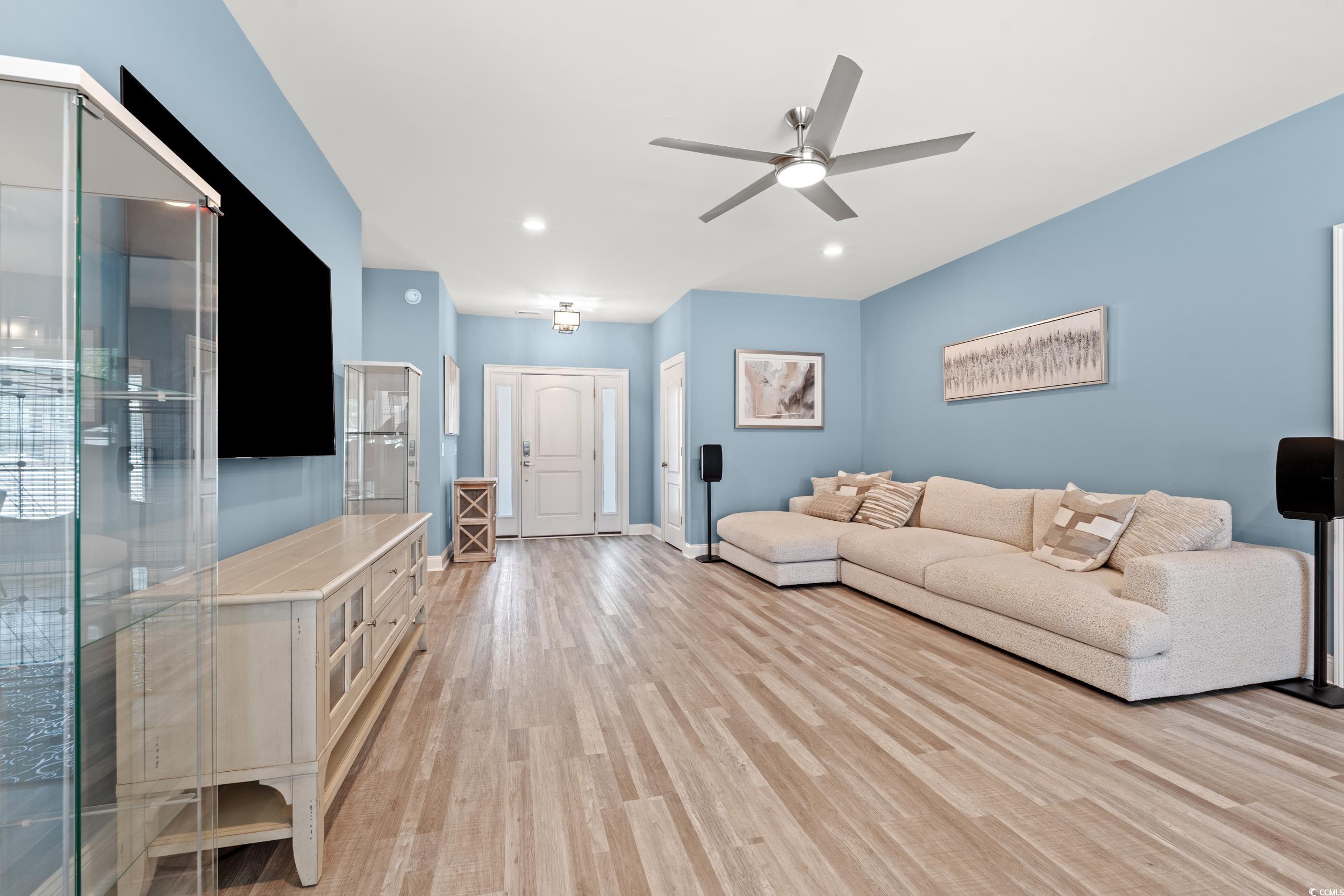 2885 Desert Rose St. Property Photo 7