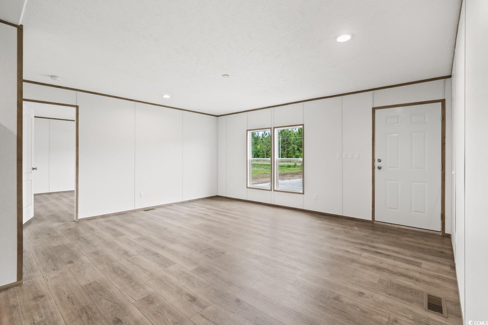 2902 S Highway 41a Property Photo 4